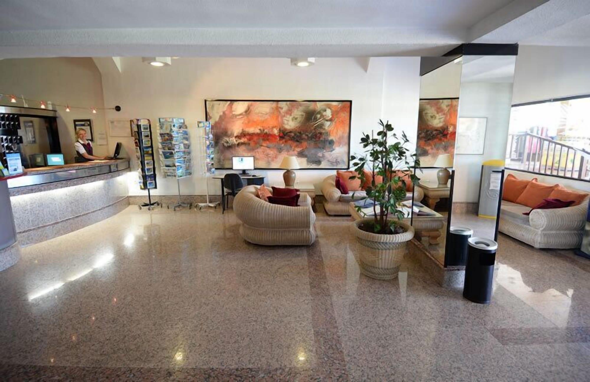 Vista Lobby Apartamentos Palm Garden by LIVVO