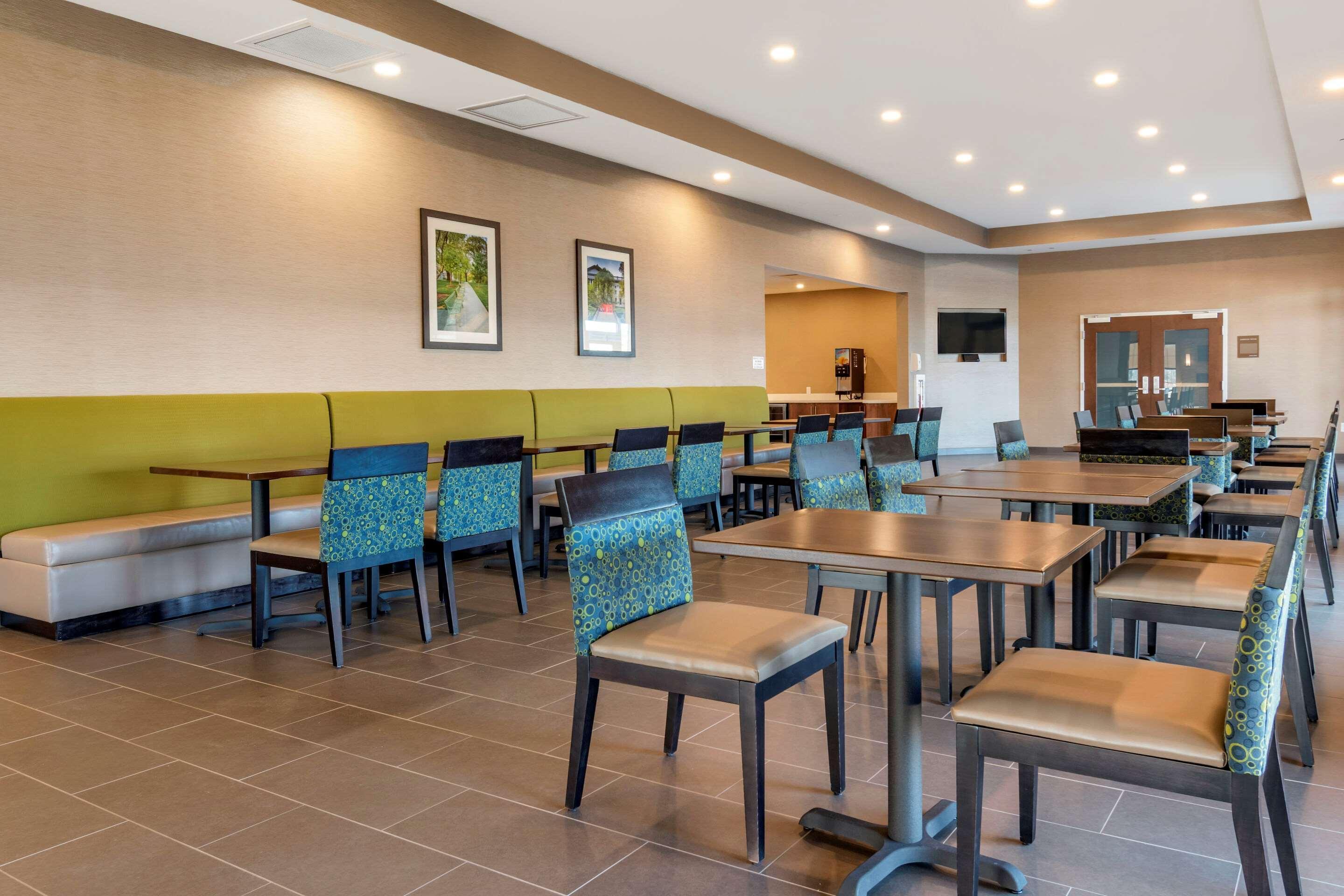Restaurant Comfort Suites Camp Hill-Harrisburg West