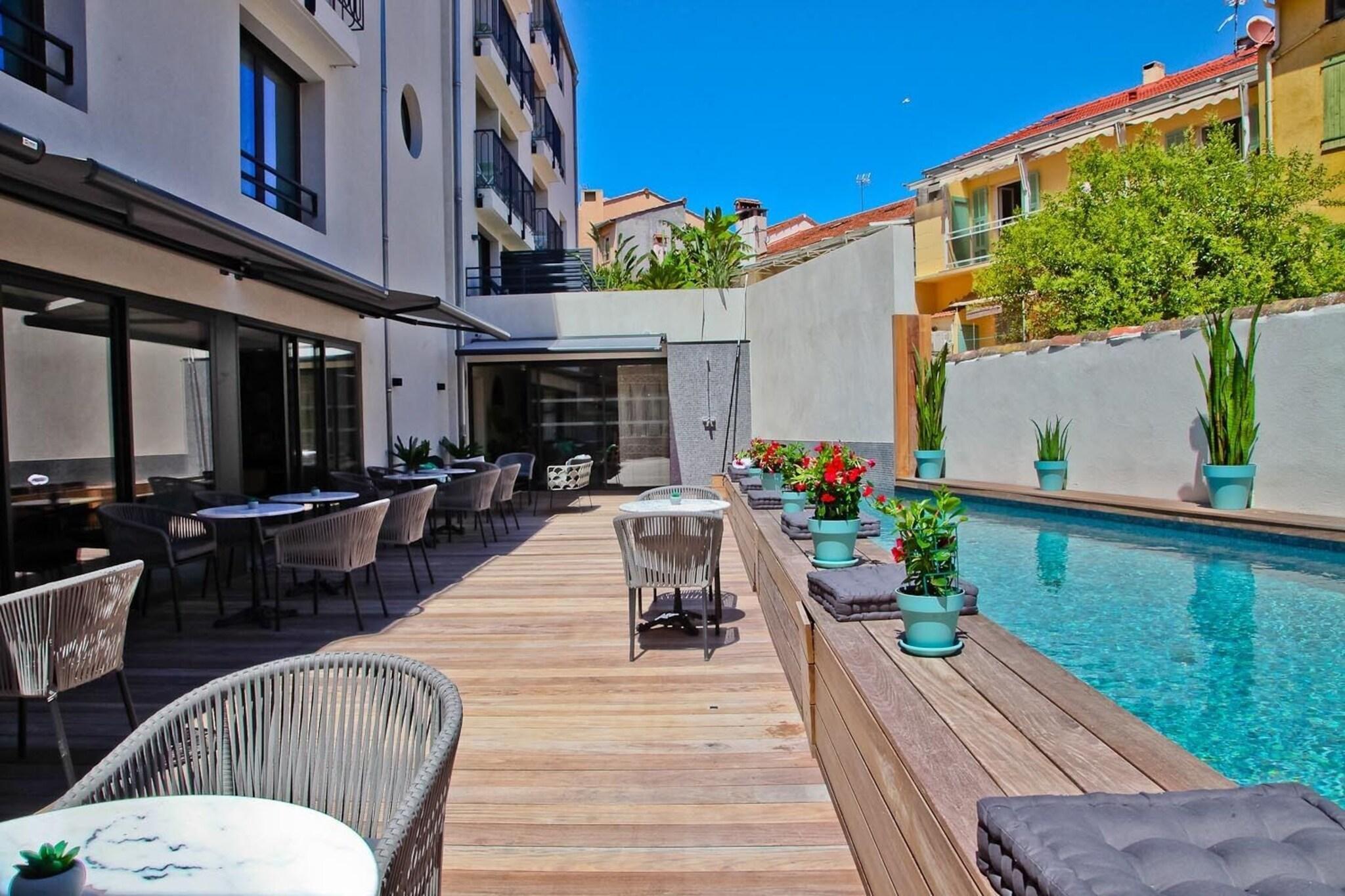 Vista Exterior Hotel La Villa Port d Antibes & Spa