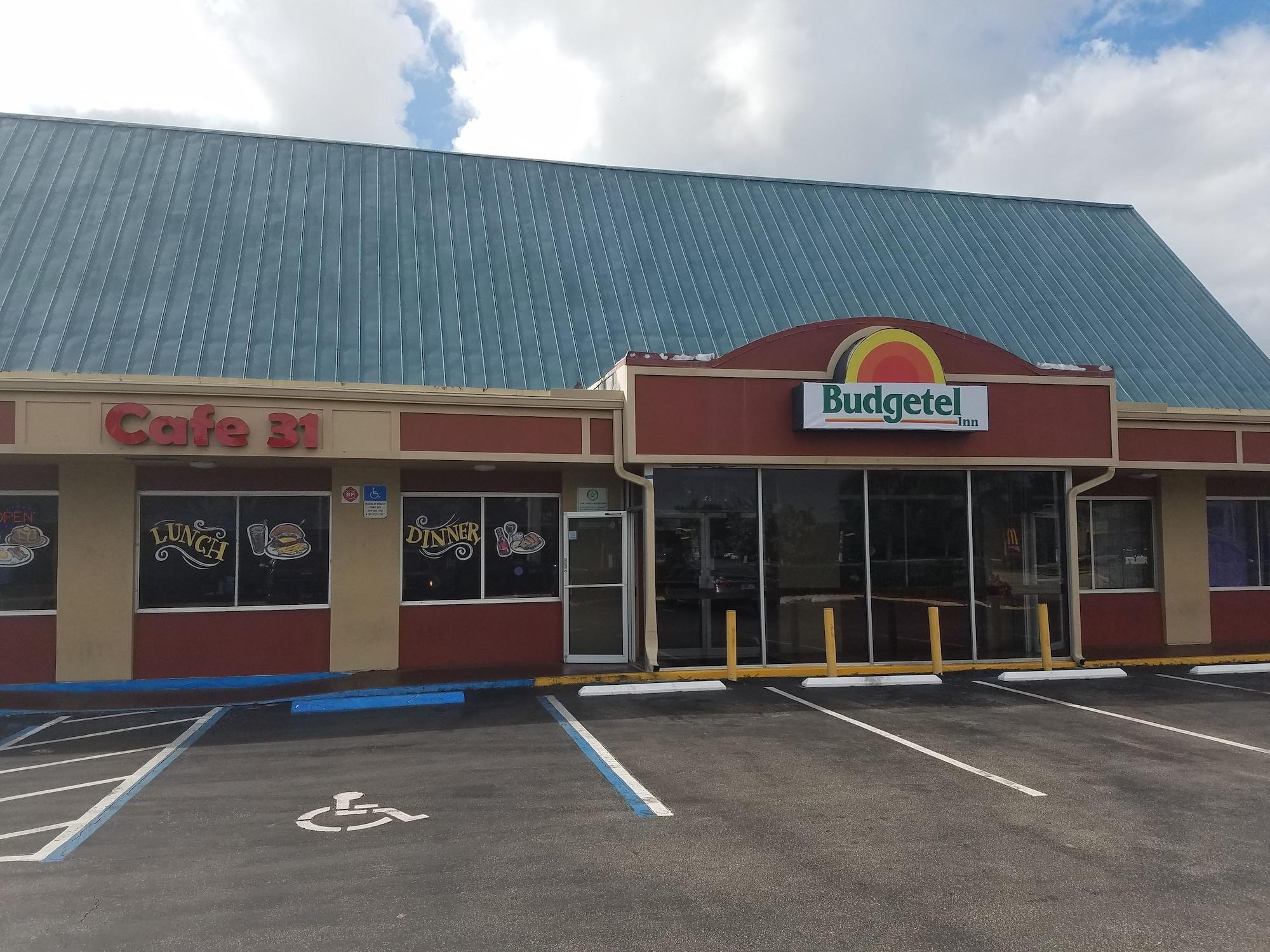 Vista Exterior Budget Inn