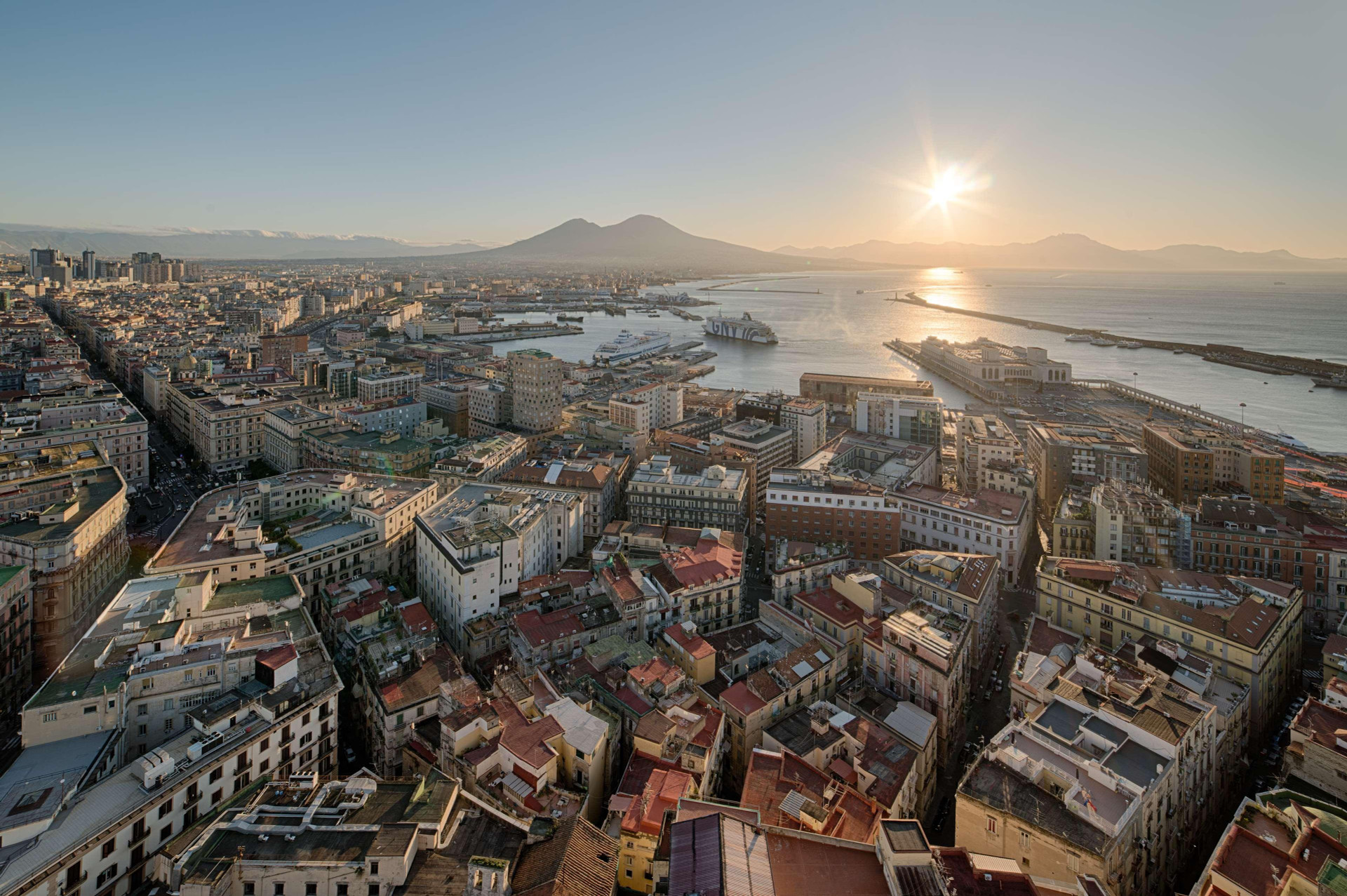 Vista Exterior NH Napoli Panorama