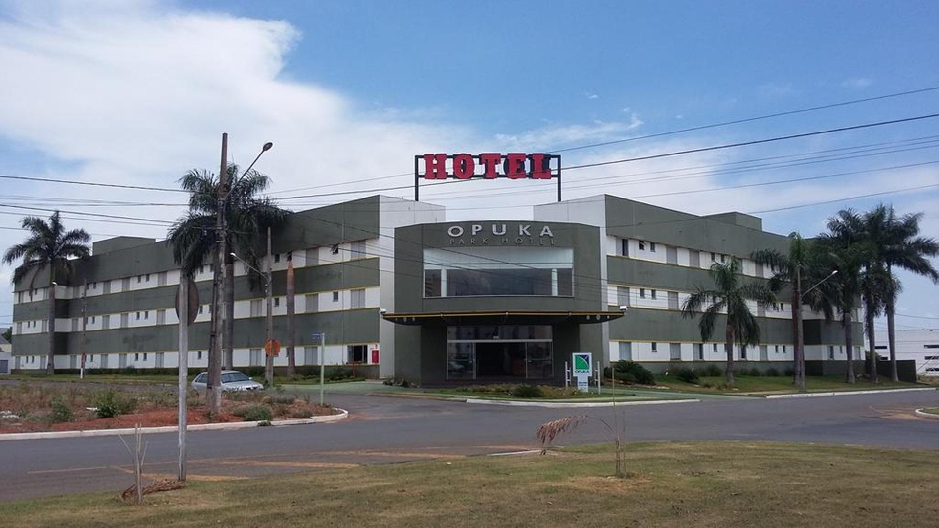 Vista Exterior Opuka Hotel