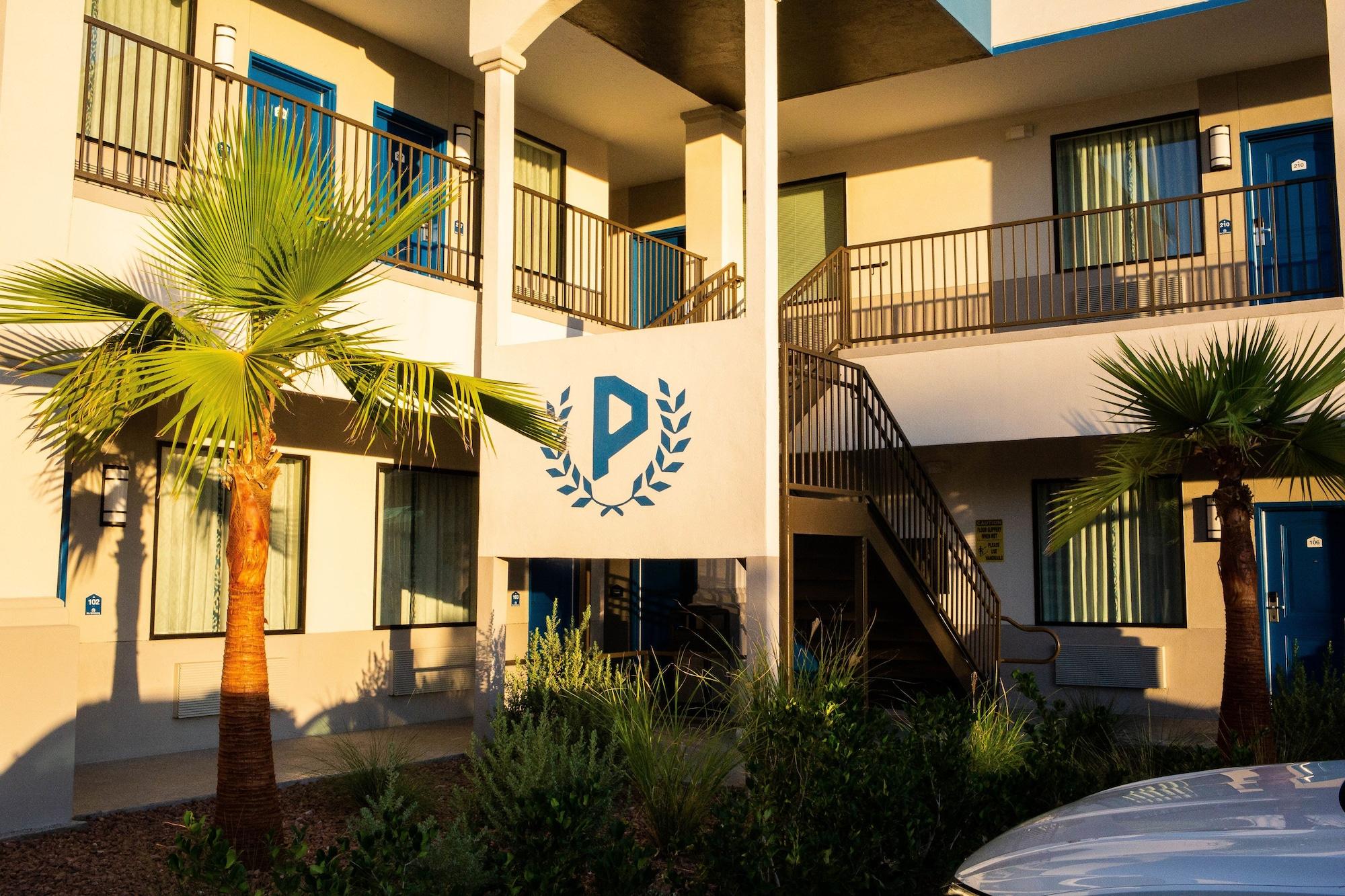 Vista Exterior Palace Inn