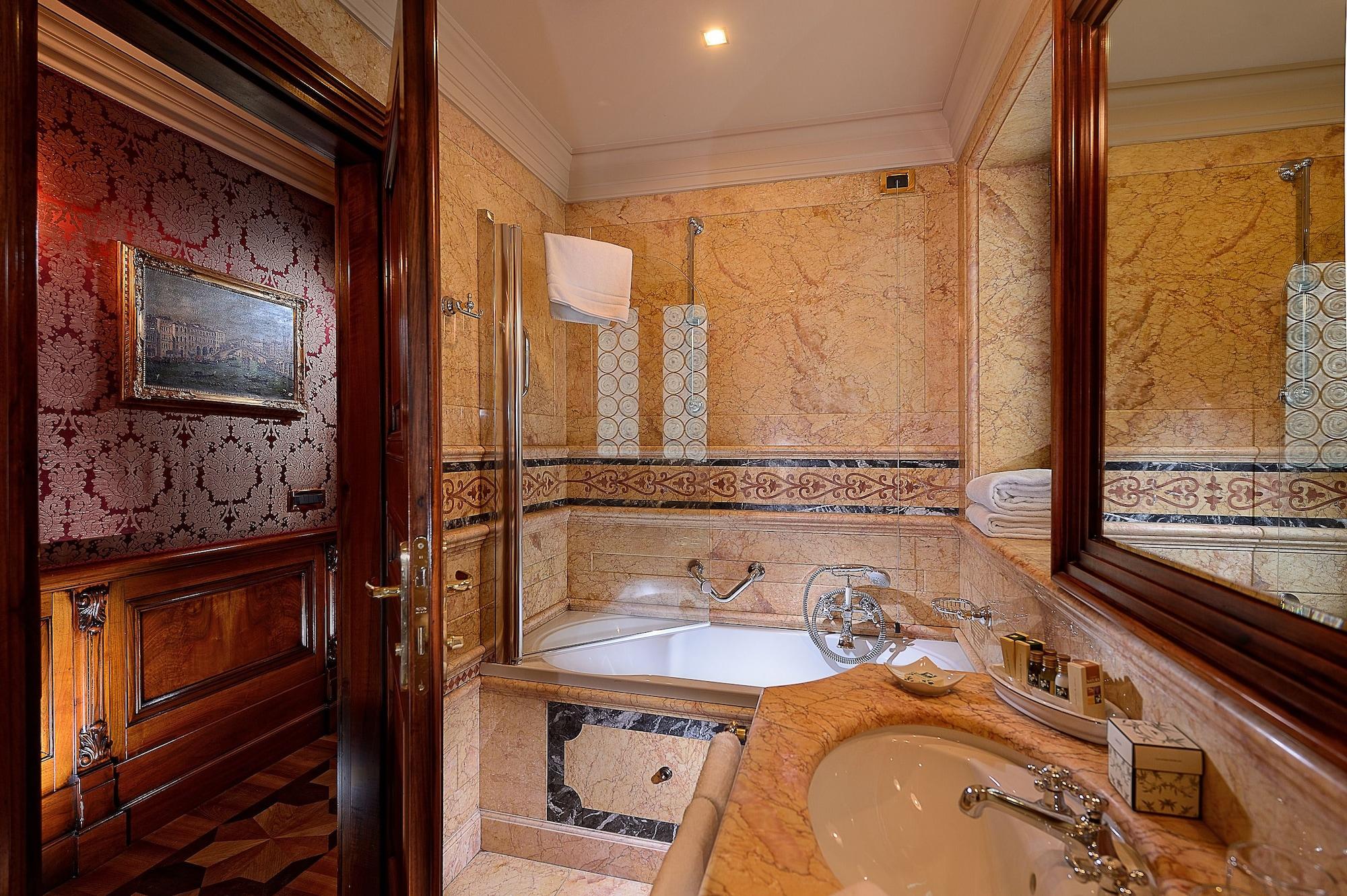 Set de Habitación Bellevue Luxury Rooms – San Marco Luxury
