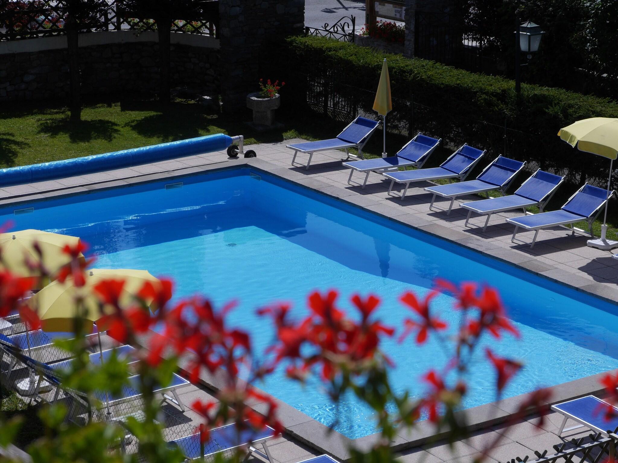 Vista Piscina Au Vieux Moulin Hotel And Spa