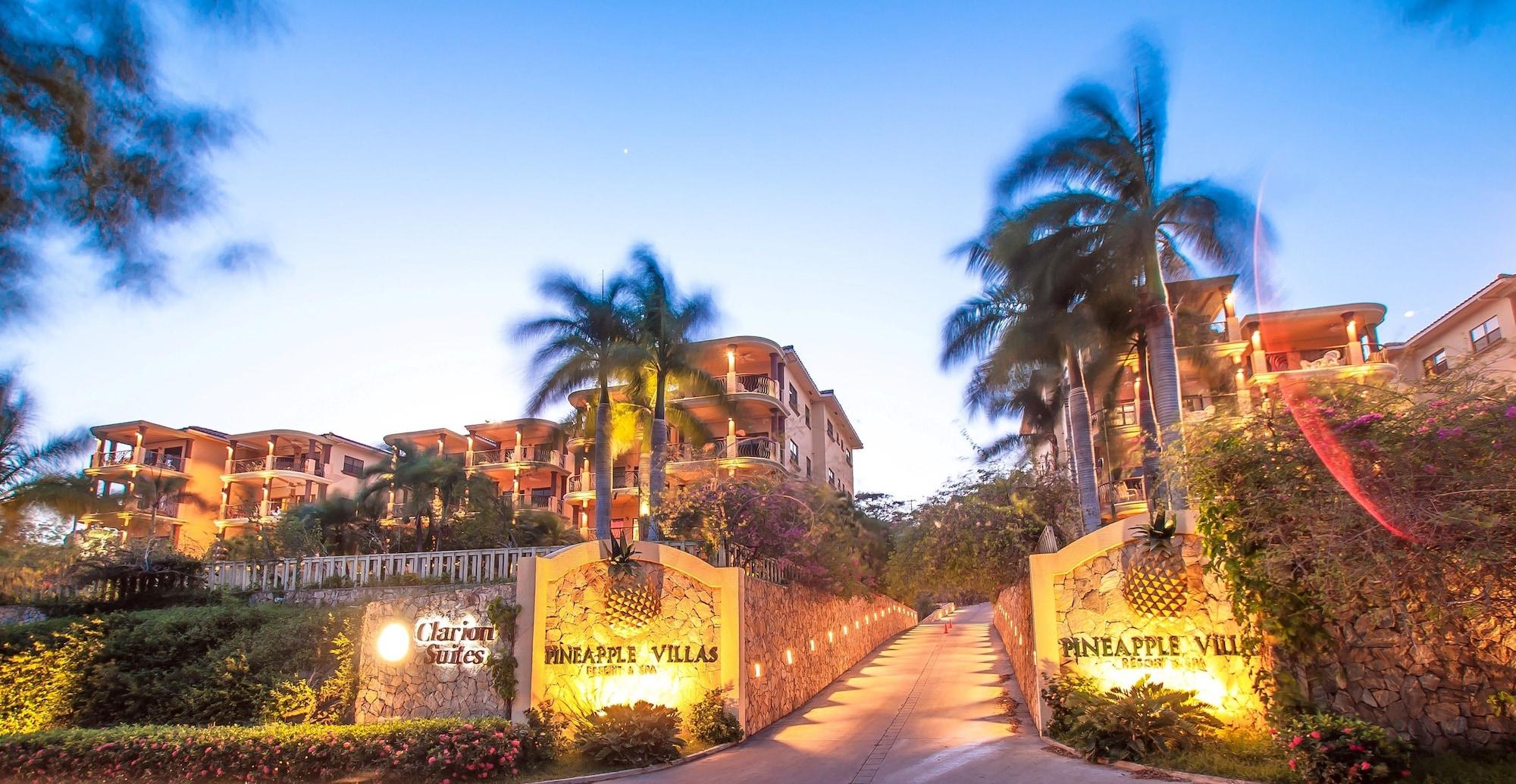 Vista Exterior Clarion Suites Roatan at Pineapple Villas