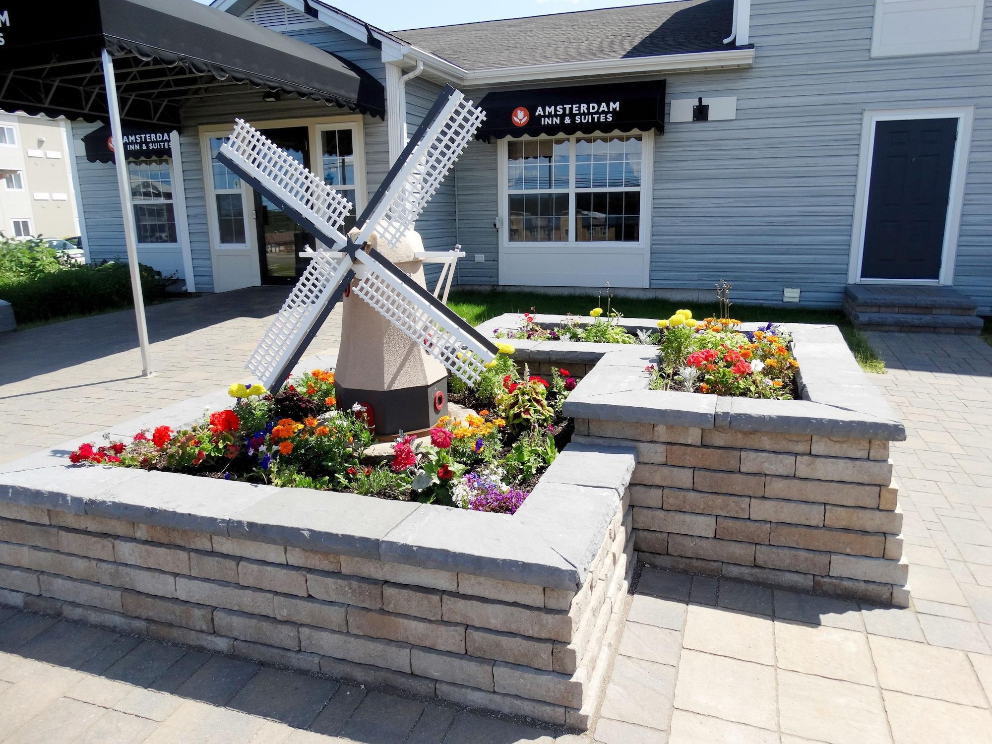 Vista Exterior Amsterdam Inn & Suites Moncton