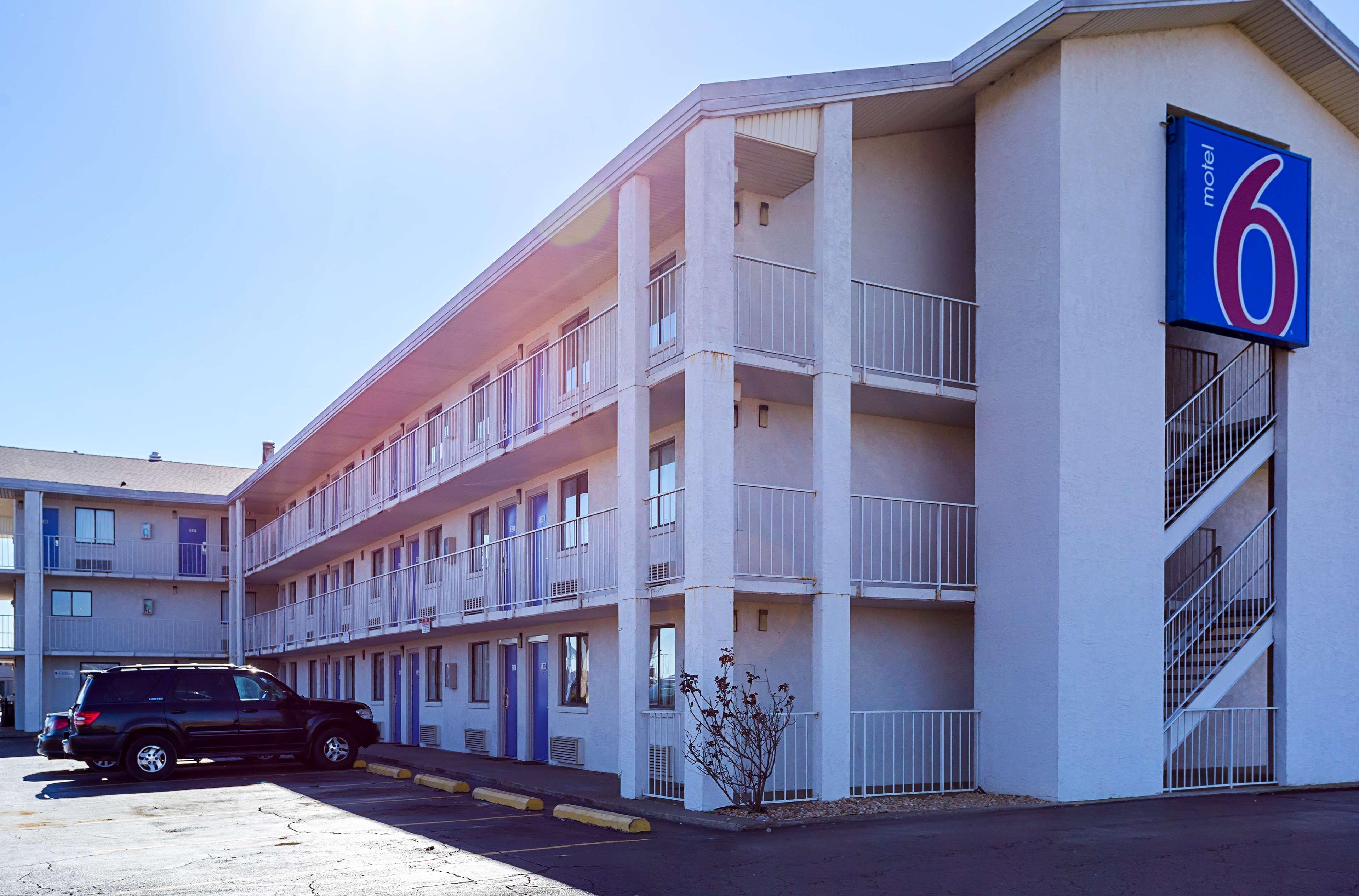 Vista Exterior Motel 6 Jackson, MS