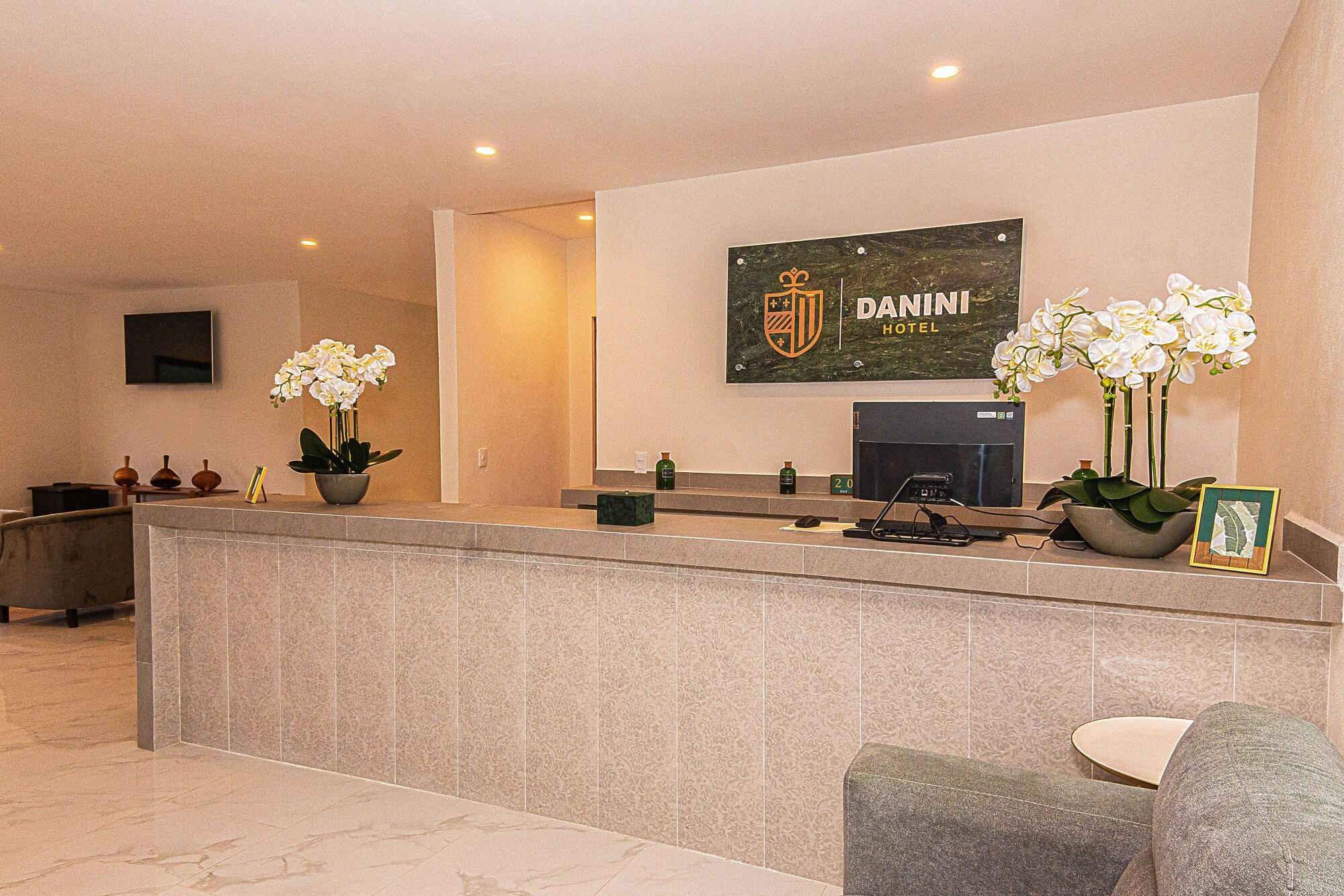 Vista Lobby Hotel Danini