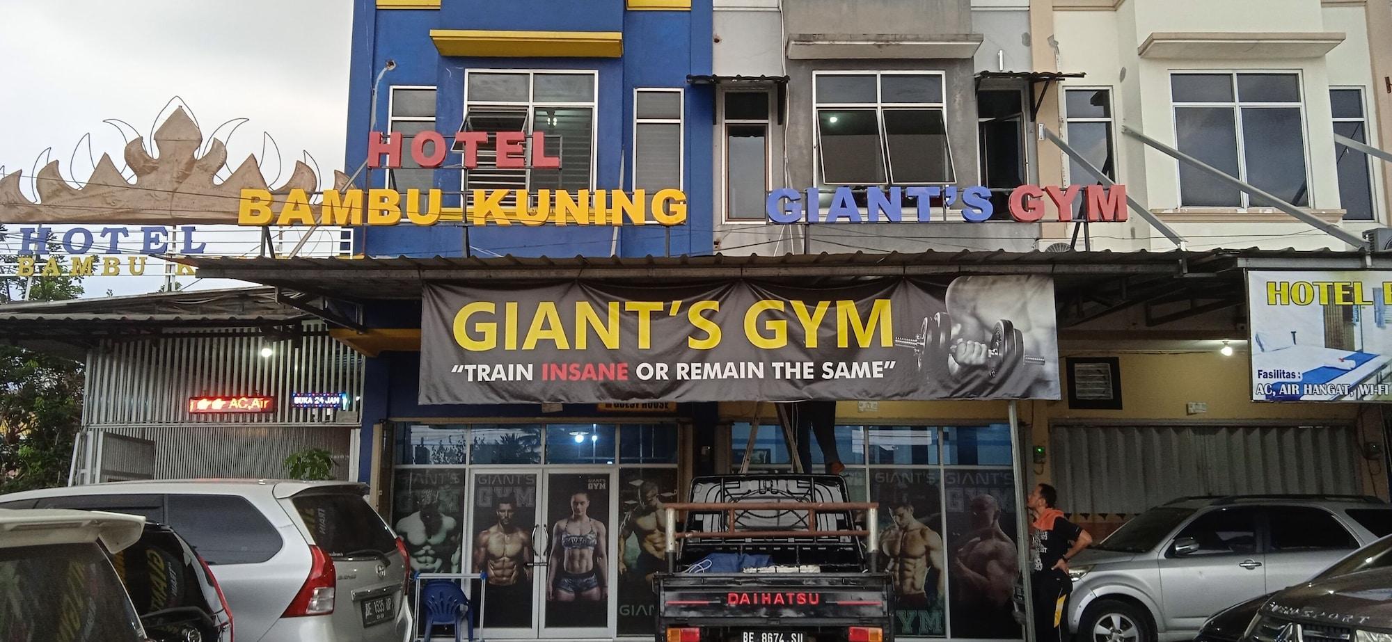 Varios Hotel Bambu Kuning