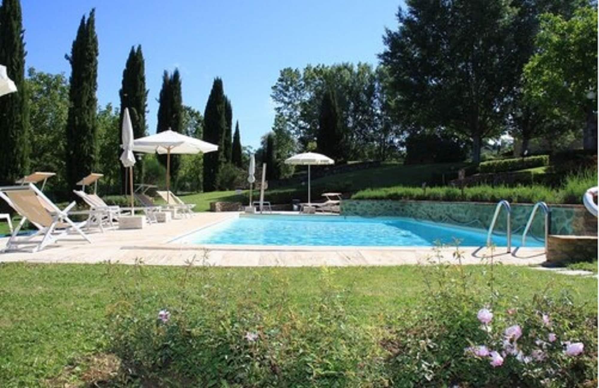 Vista Piscina Podere La Chiusella