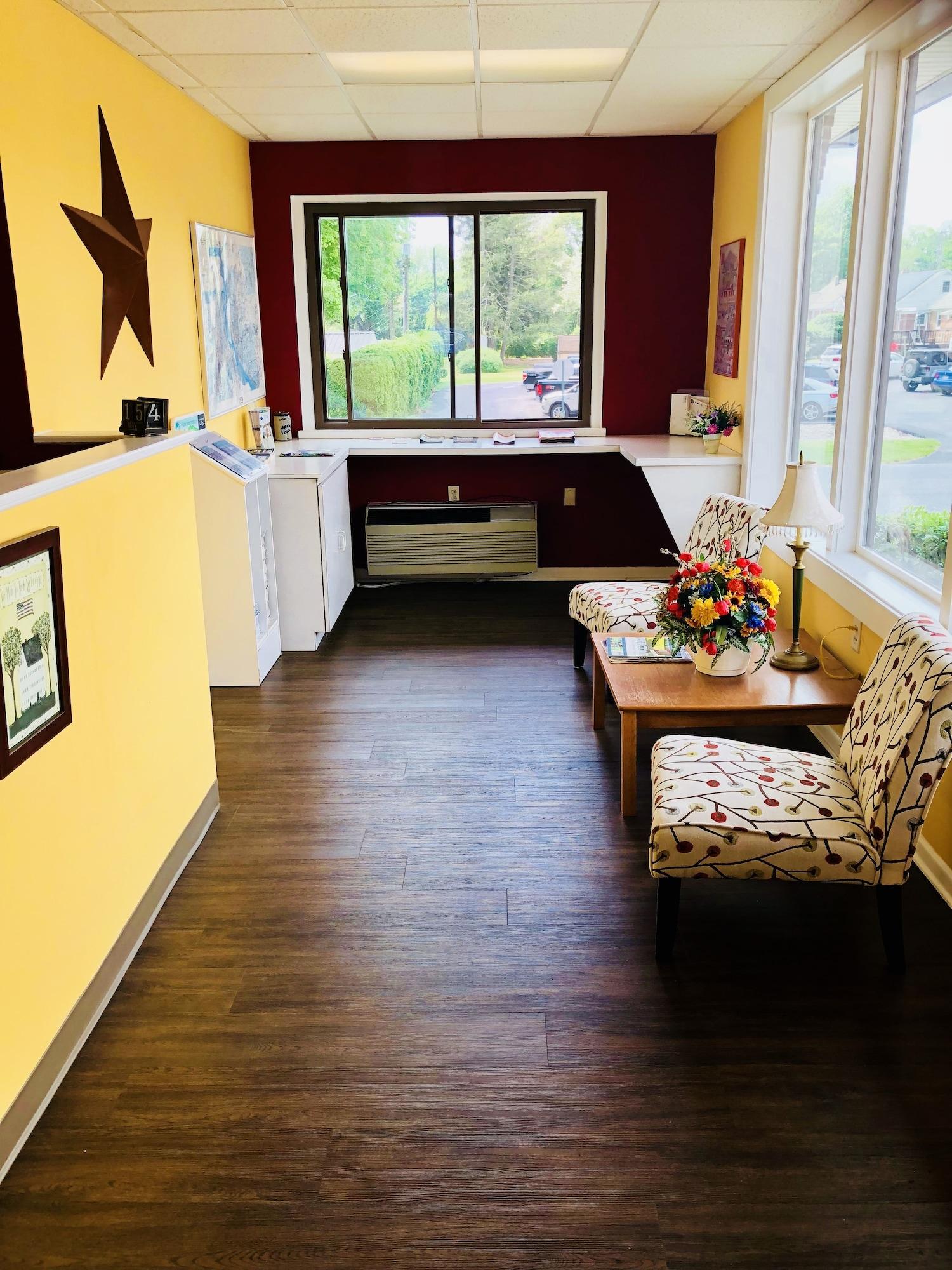 Vista Lobby Hampton Inn (not a Hilton Affiliate) Camp Hill - Harrisburg SW