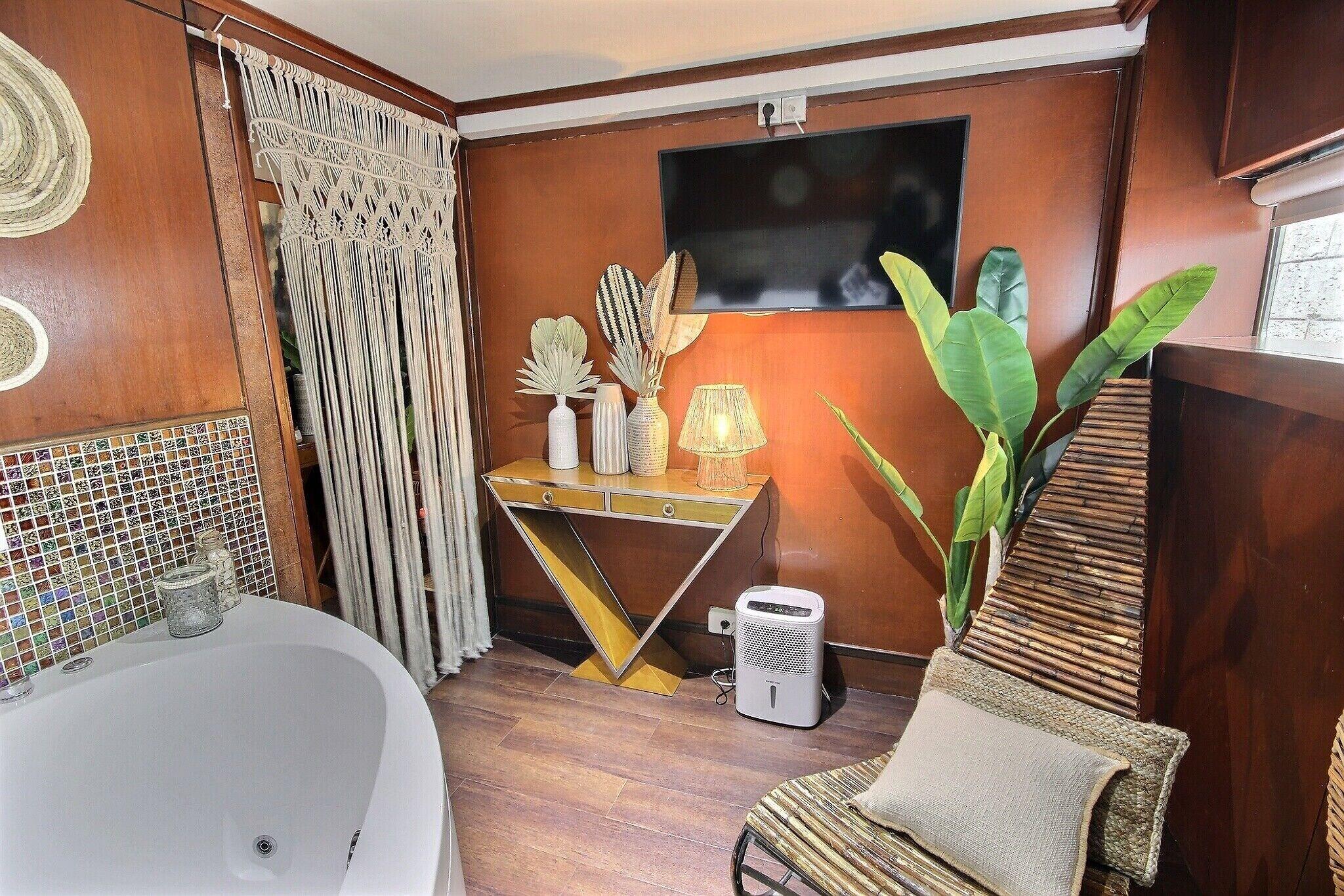 Instalaciones Recreativas Vip Paris Yacht Hotel