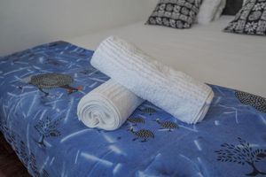 Alquiler Vacacional - SEAPOINT renovated 3 bedroom Condo with high speed WiFi, AC, secure free parking