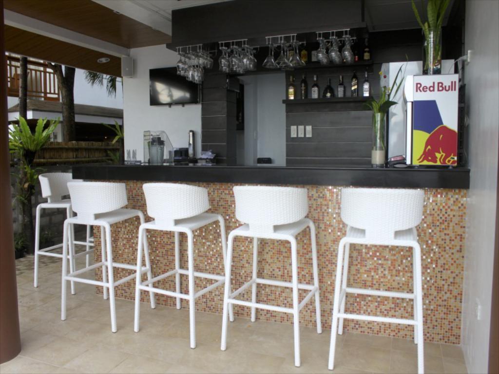 Bar/Salón White House Beach Resort