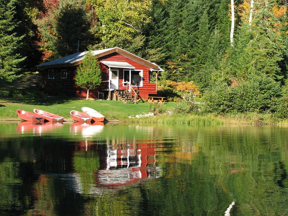 Varios Kan-à-Mouche Pourvoirie Auberge et Chalets