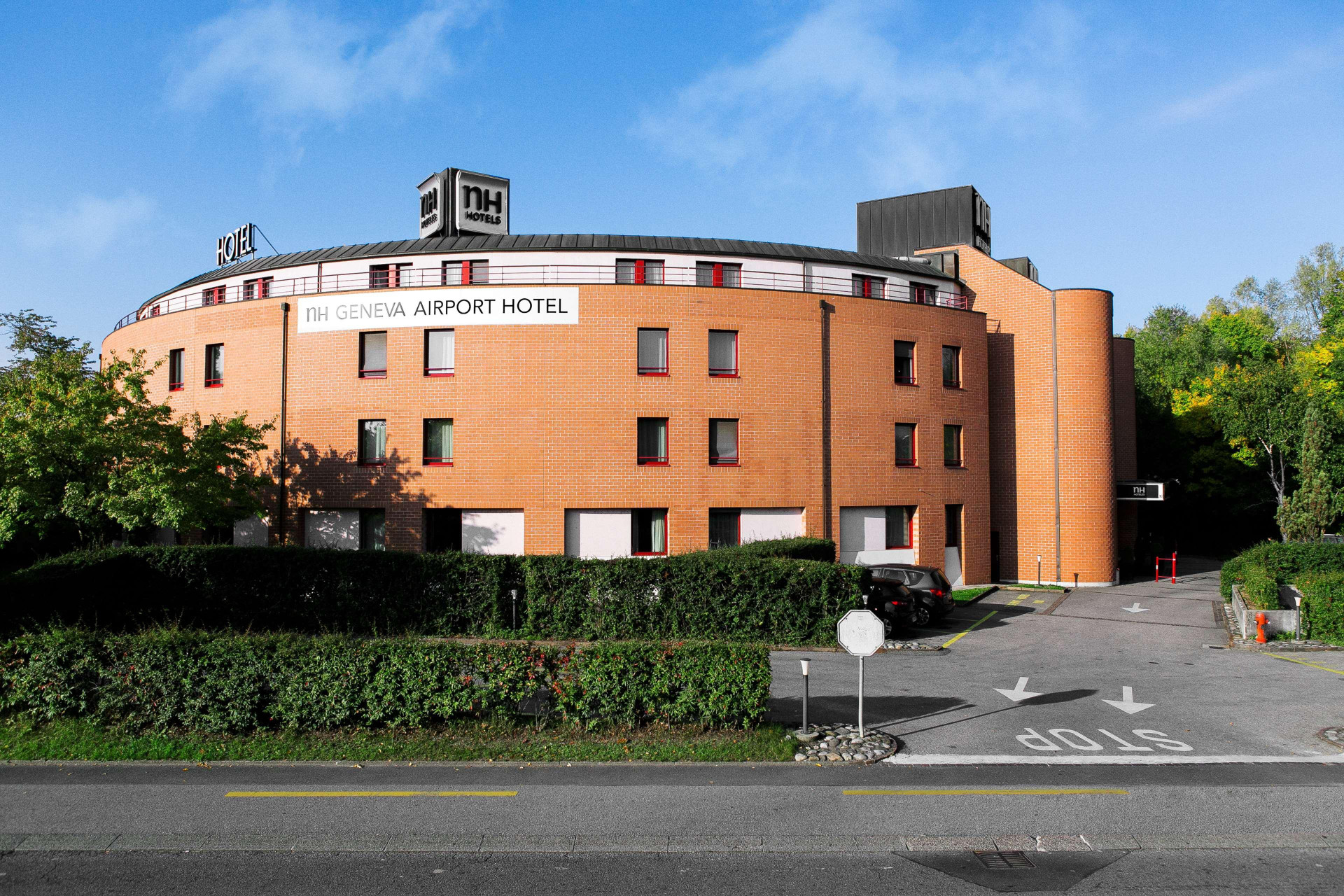 Vista Exterior NH Geneva Airport