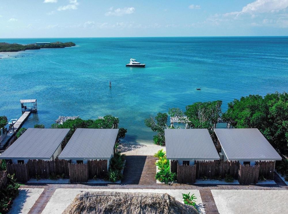 Vista da fachada The Bohemian Caye Caulker