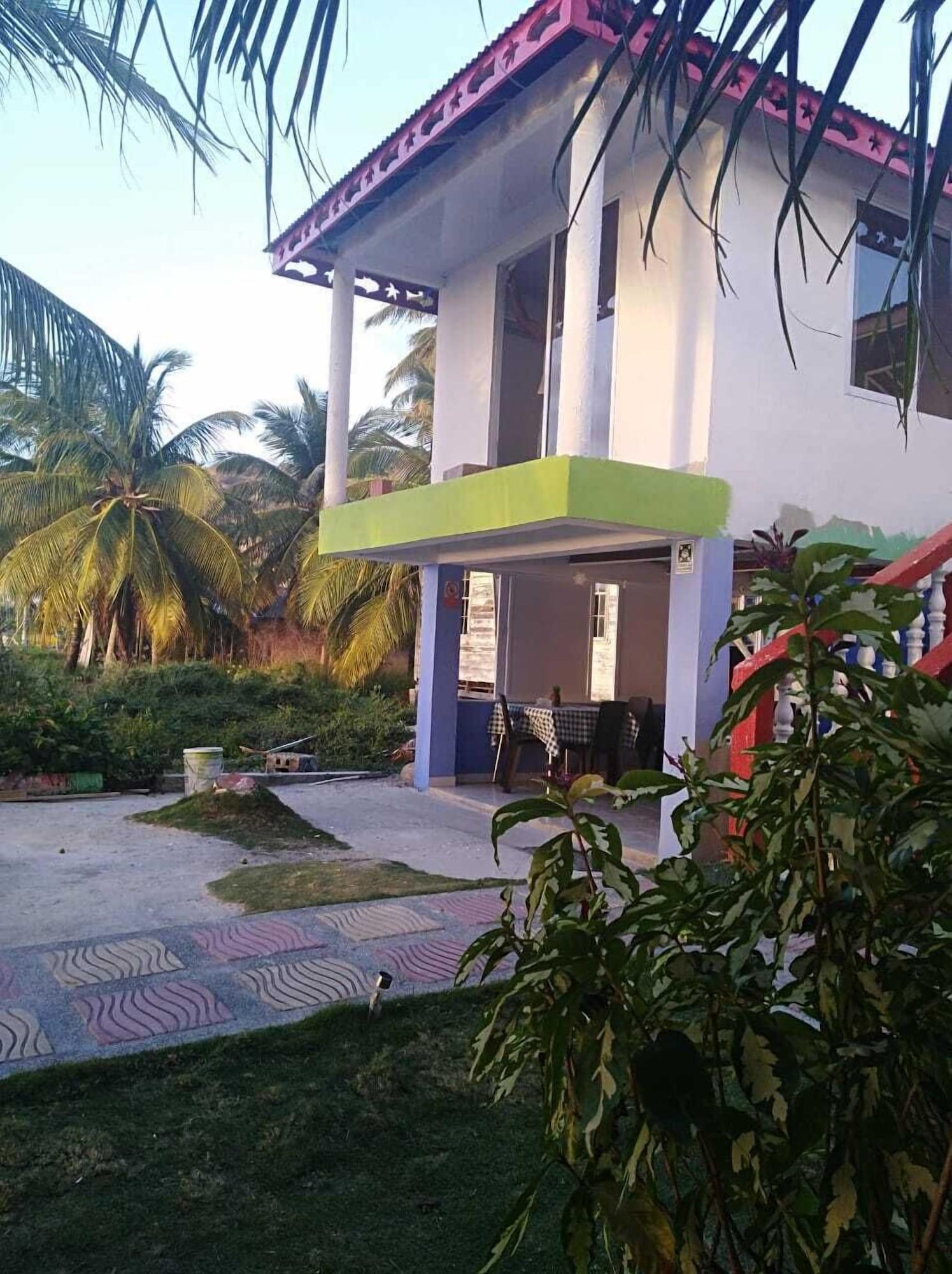 Vista Exterior Posada Valerie Home