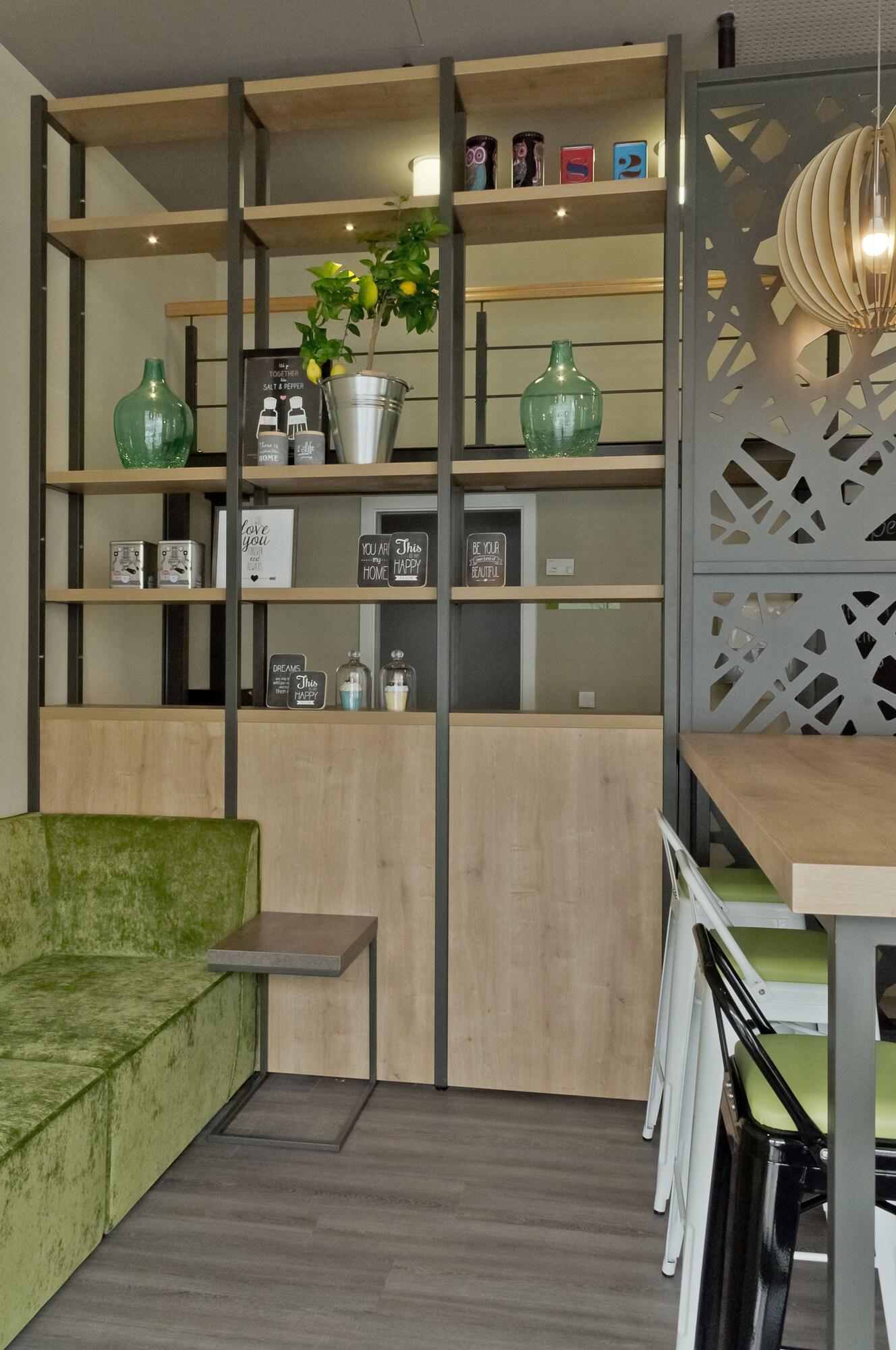 Vista Lobby Super 8 by Wyndham Munich City West