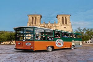 Actividad - Tour en tranvía con paradas libres por el casco antiguo de San Antonio