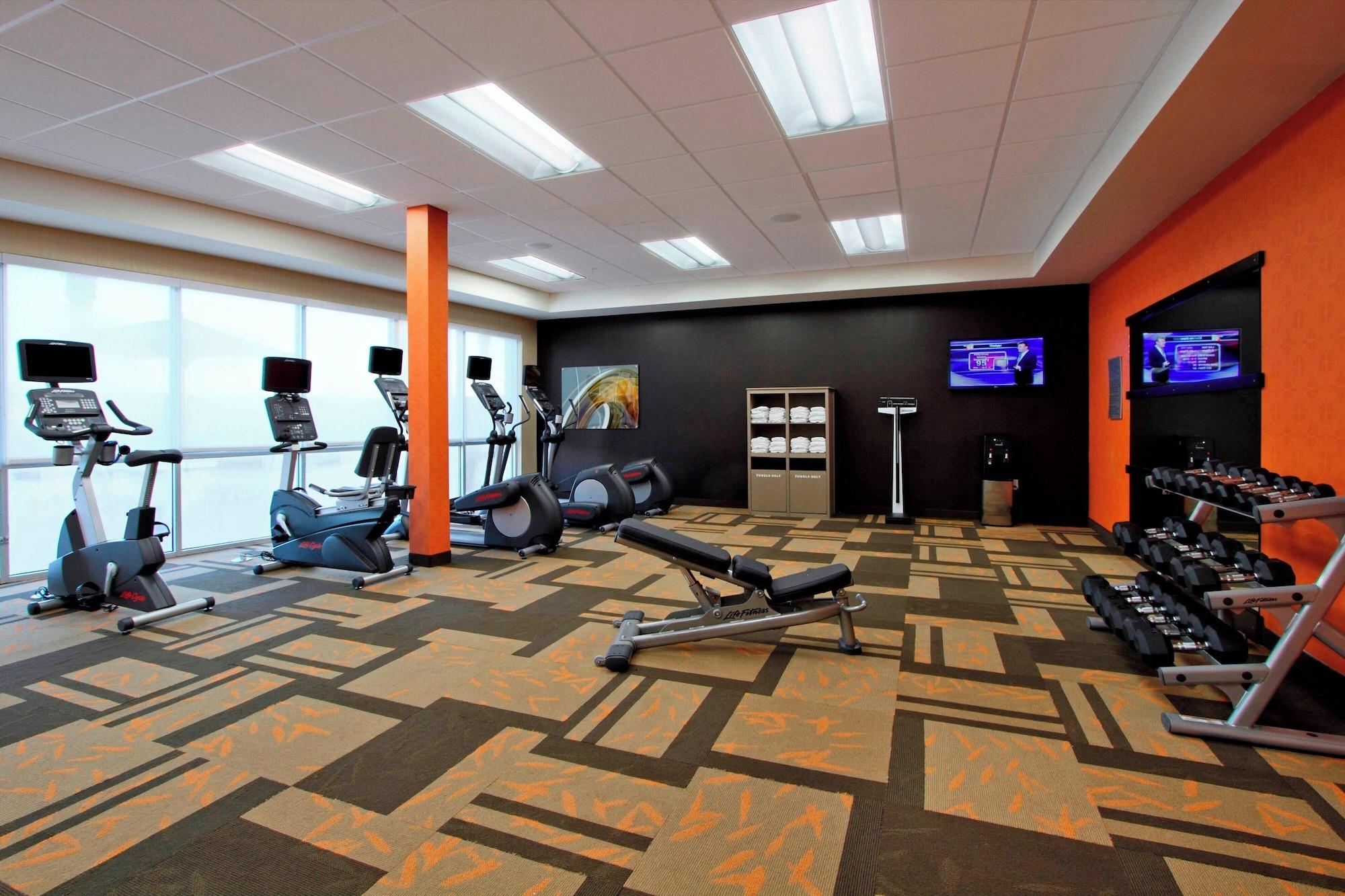 Gimnasio Courtyard by Marriott Victoria