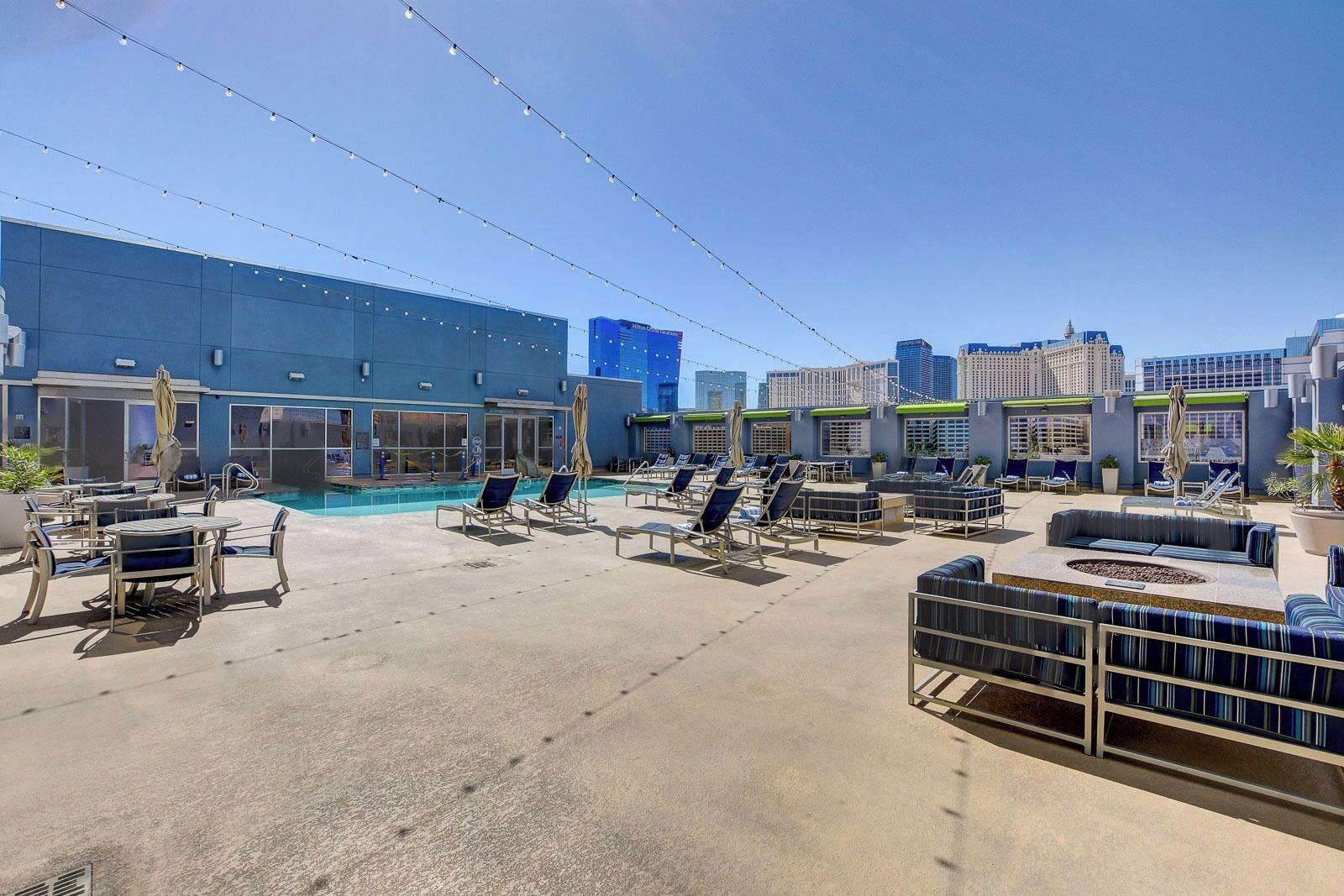 Restaurant The Lapis Suite at The Platinum Hotel