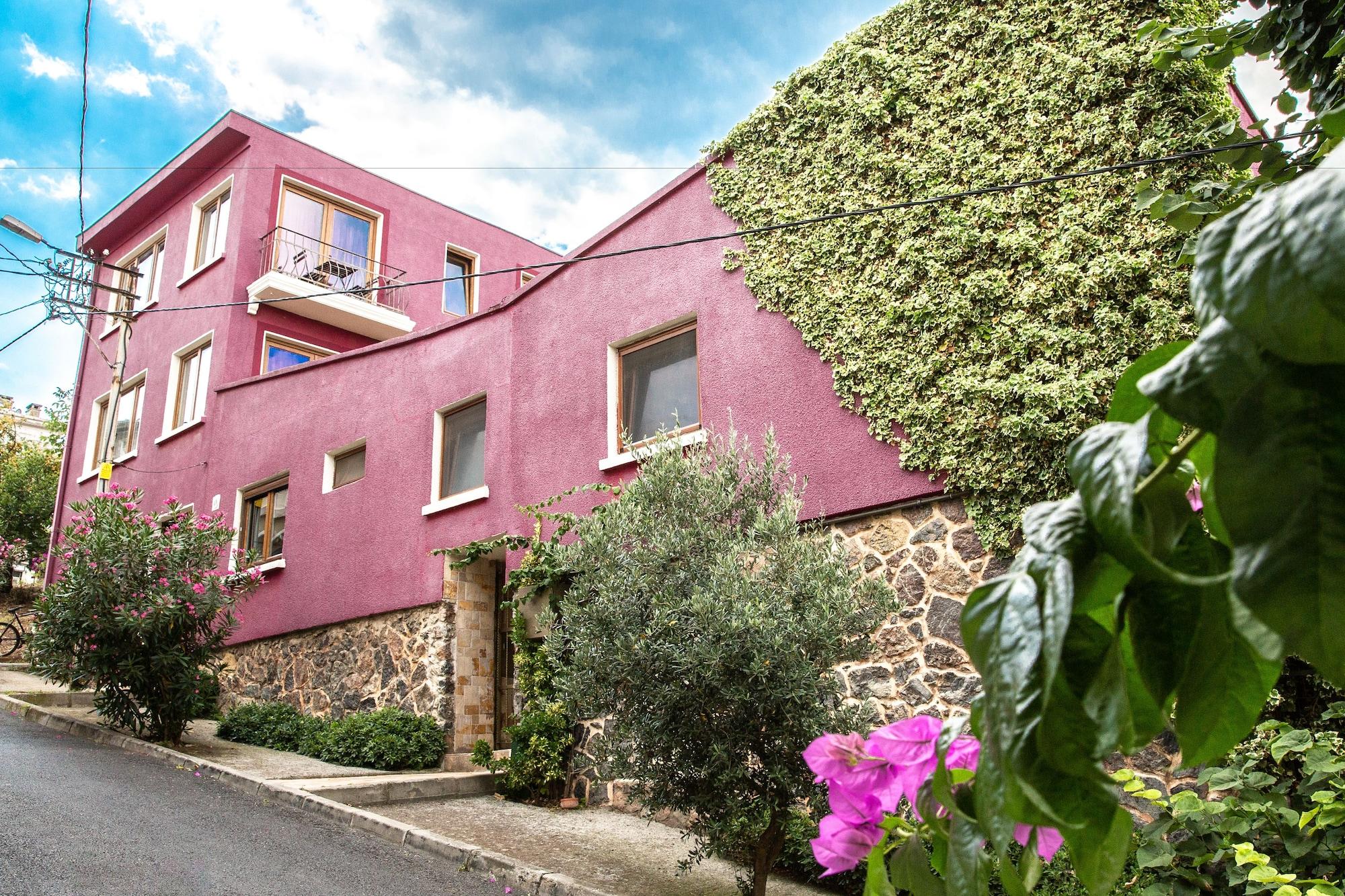 Varios L'isola Guesthouse - Adults Only