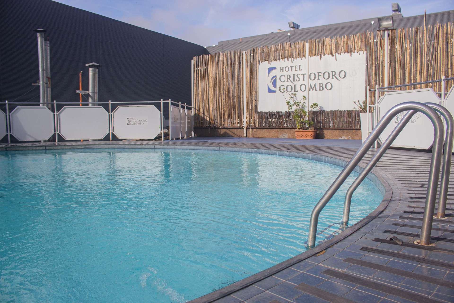 Vista Piscina Hotel Cristoforo Colombo