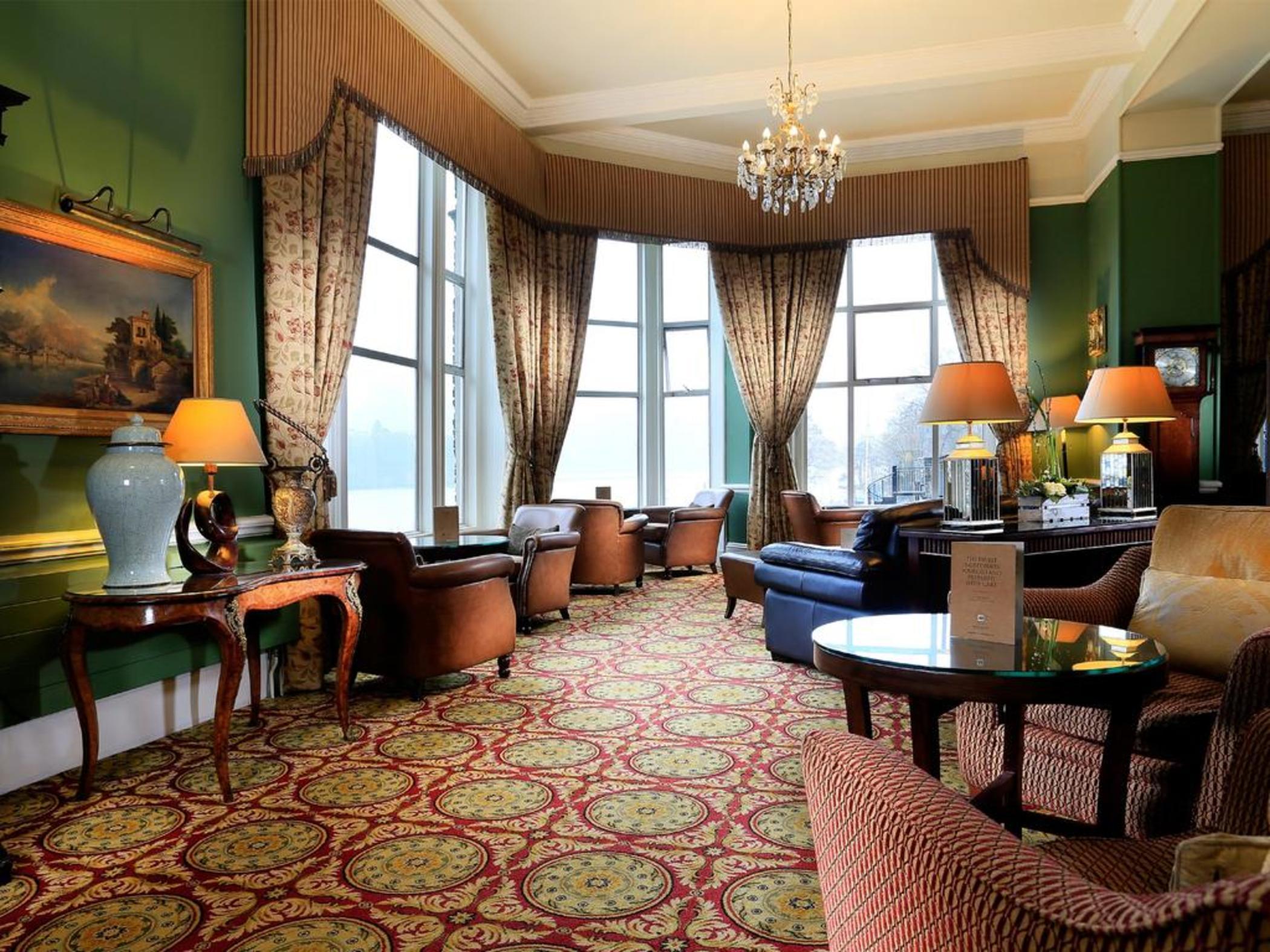 Vista Lobby Macdonald Old England Hotel & Spa