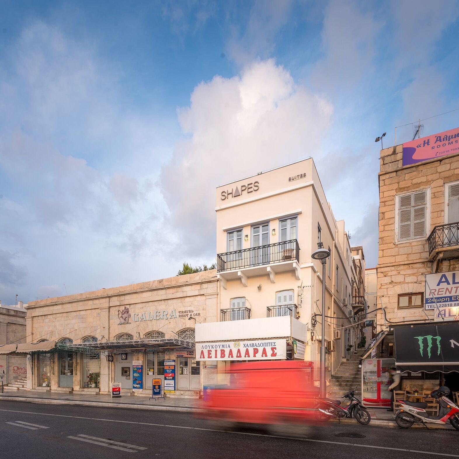 Vista Exterior Shapes Luxury Suites