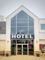 Alojamiento - Amber Hotel