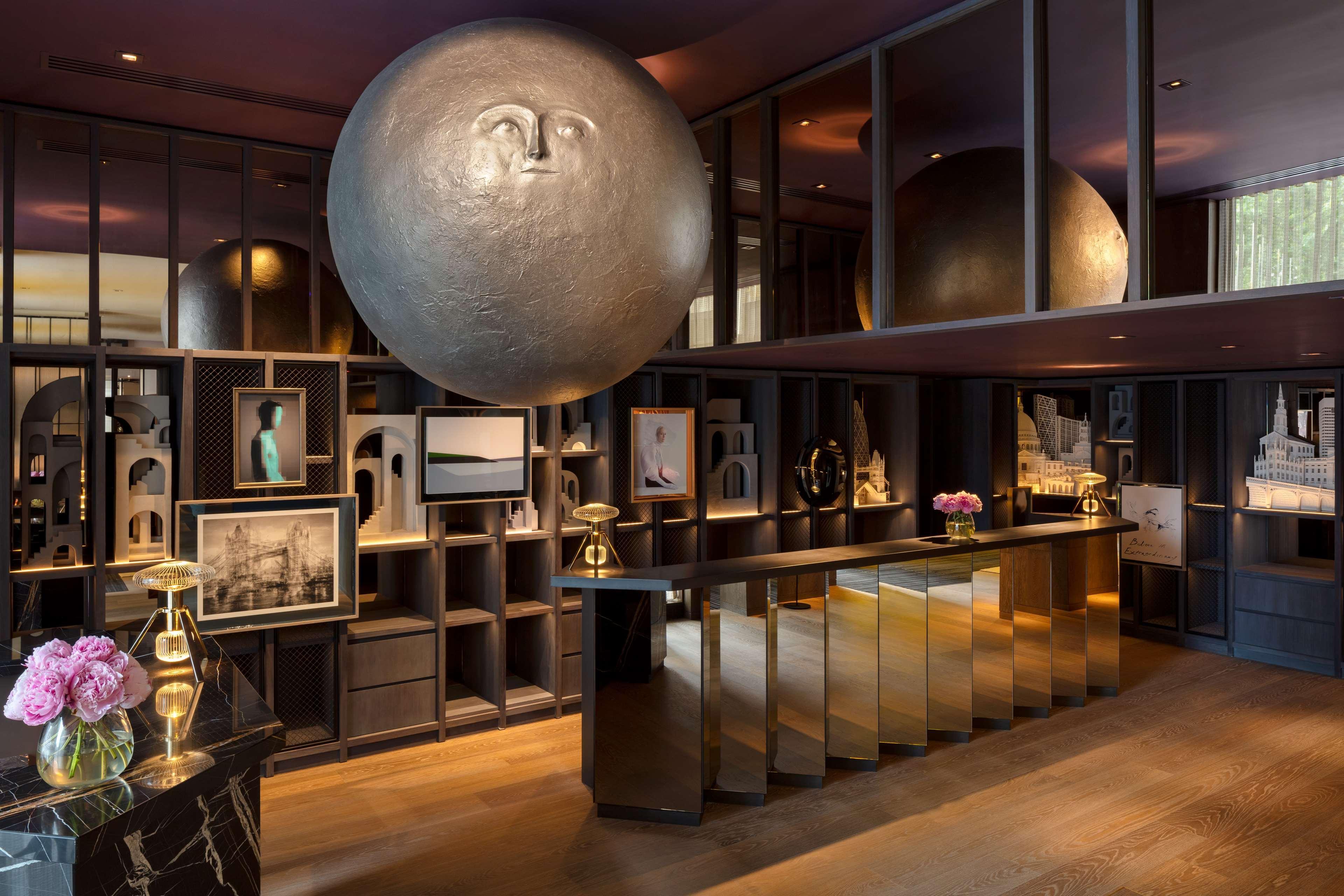 Vista Lobby The Londoner