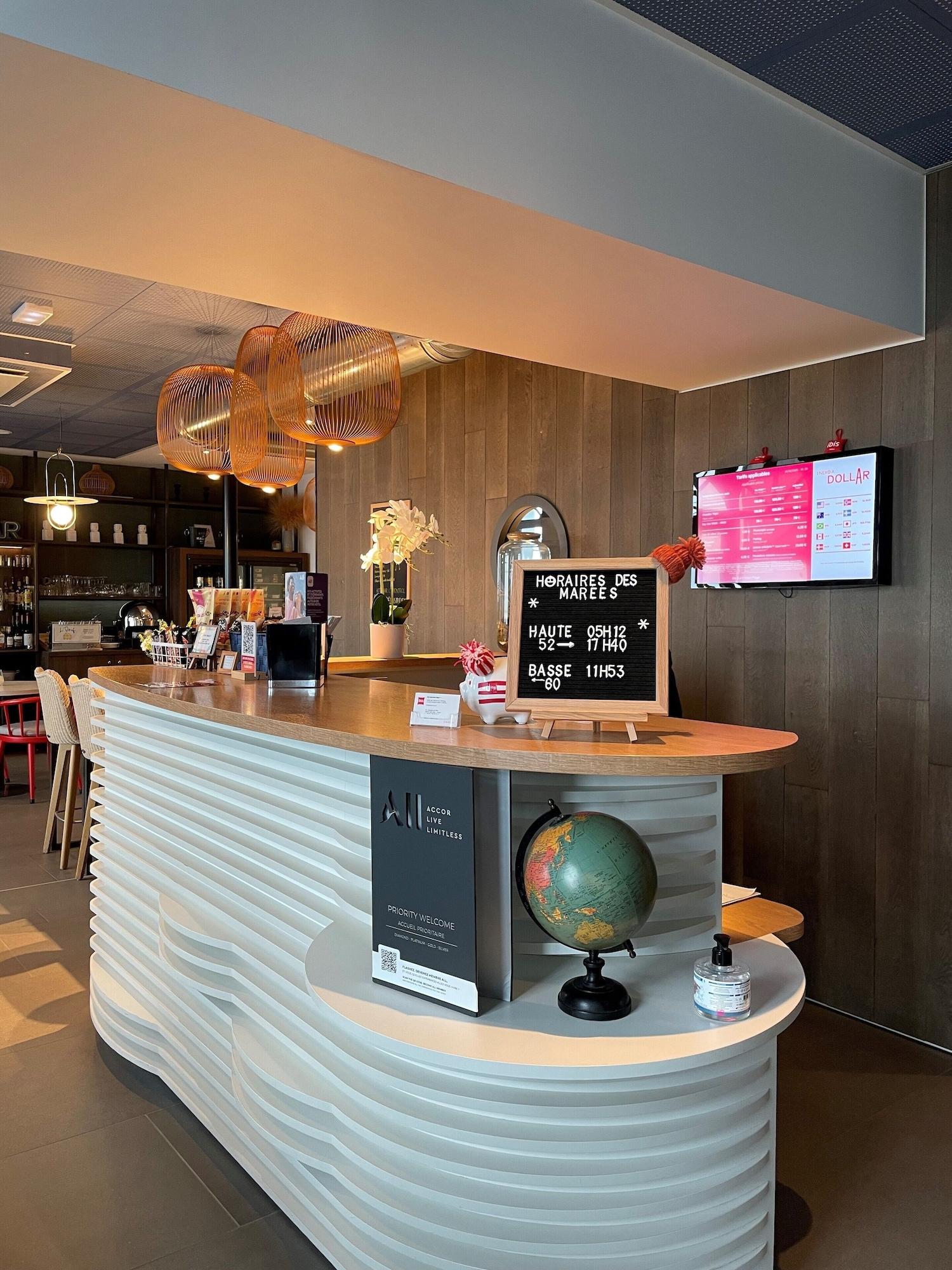 Vista Lobby ibis Saint Malo Plage