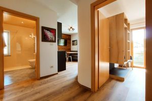Arriendo temporal - Familien-appartement mit Zwei Balkonen und Naturbadeteich, in der Nähe von Meran