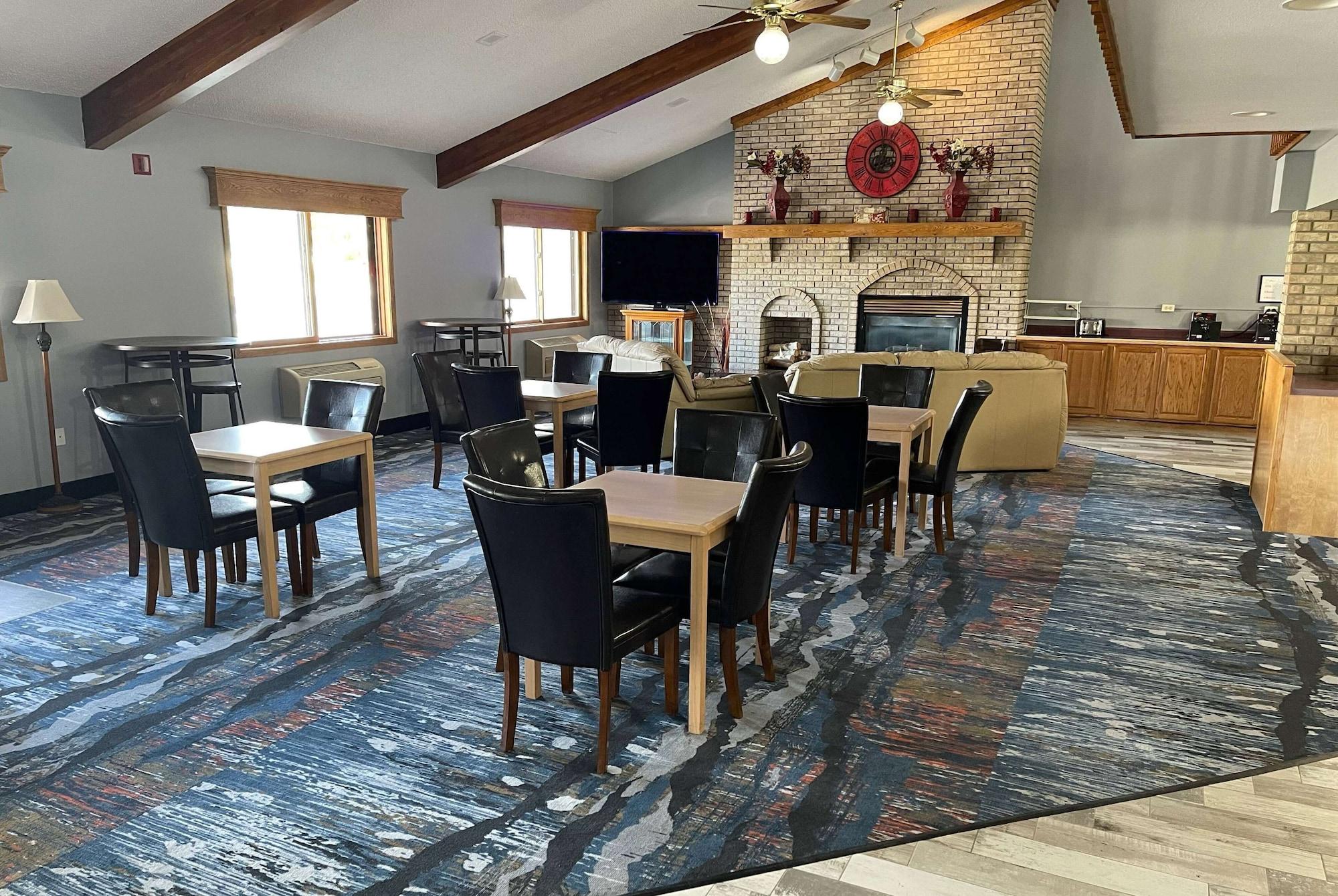 Restaurant AmericInn by Wyndham Ladysmith