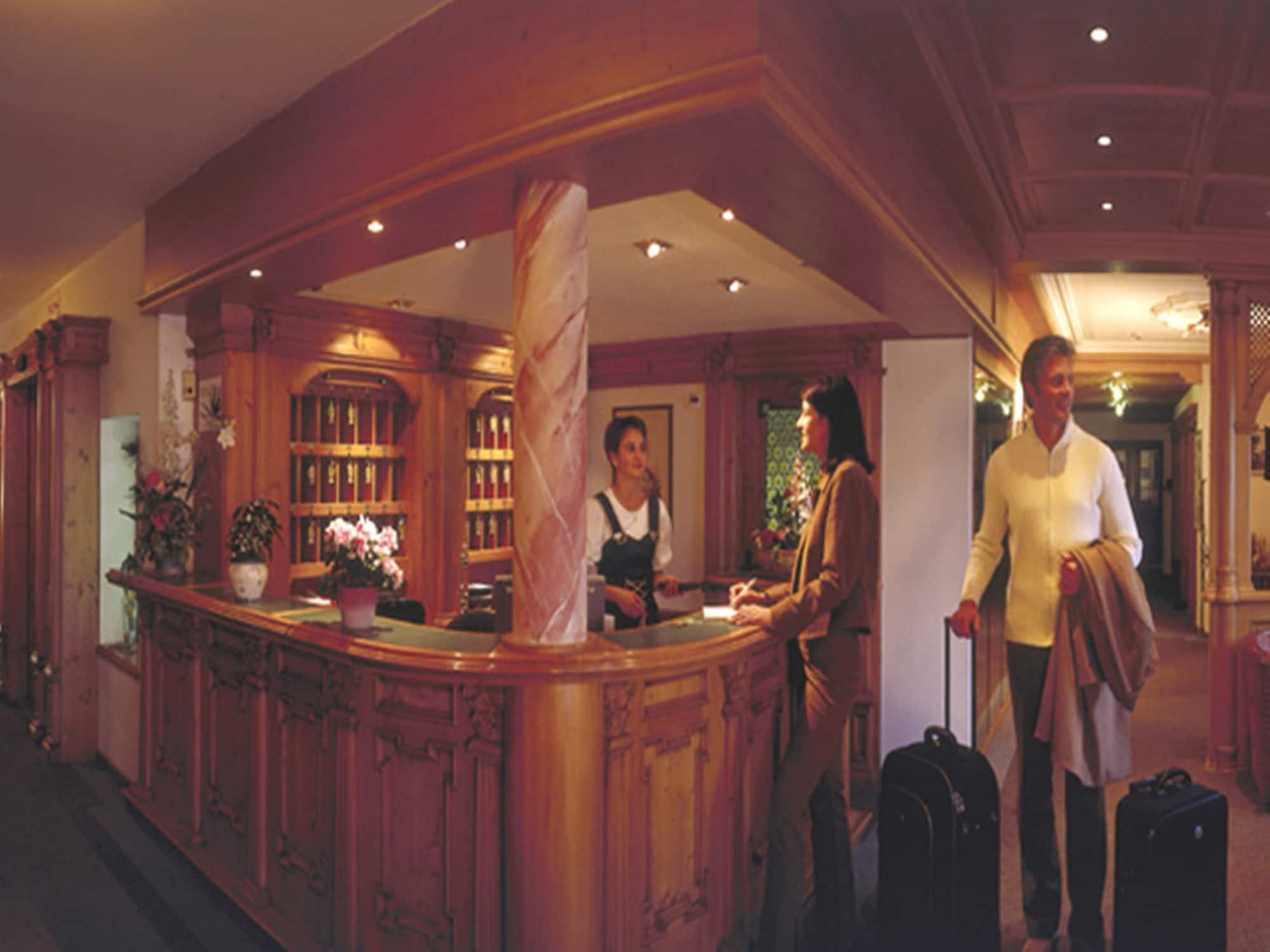 Vista Lobby Hotel Post
