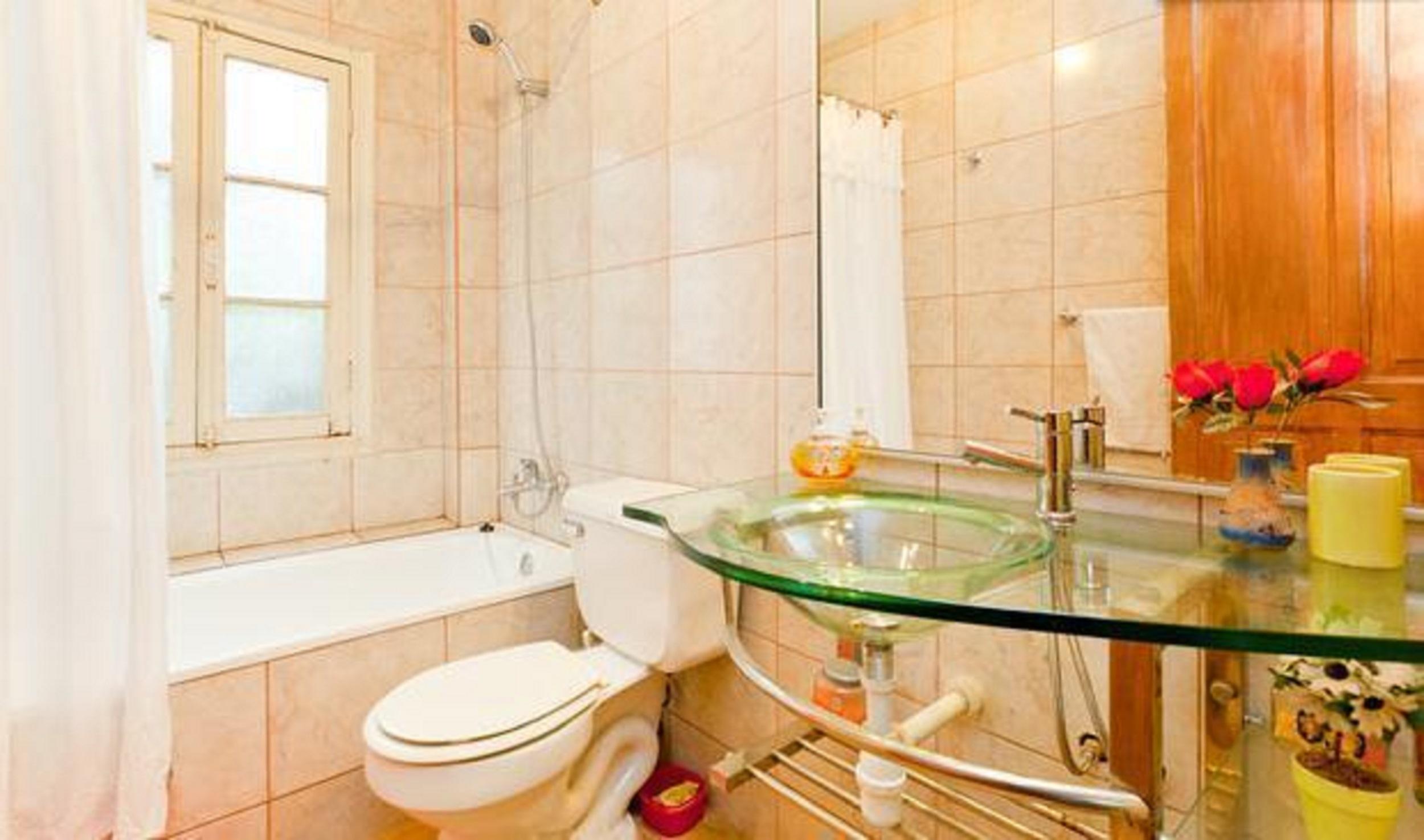 Baño Alojamiento Alberto Magno