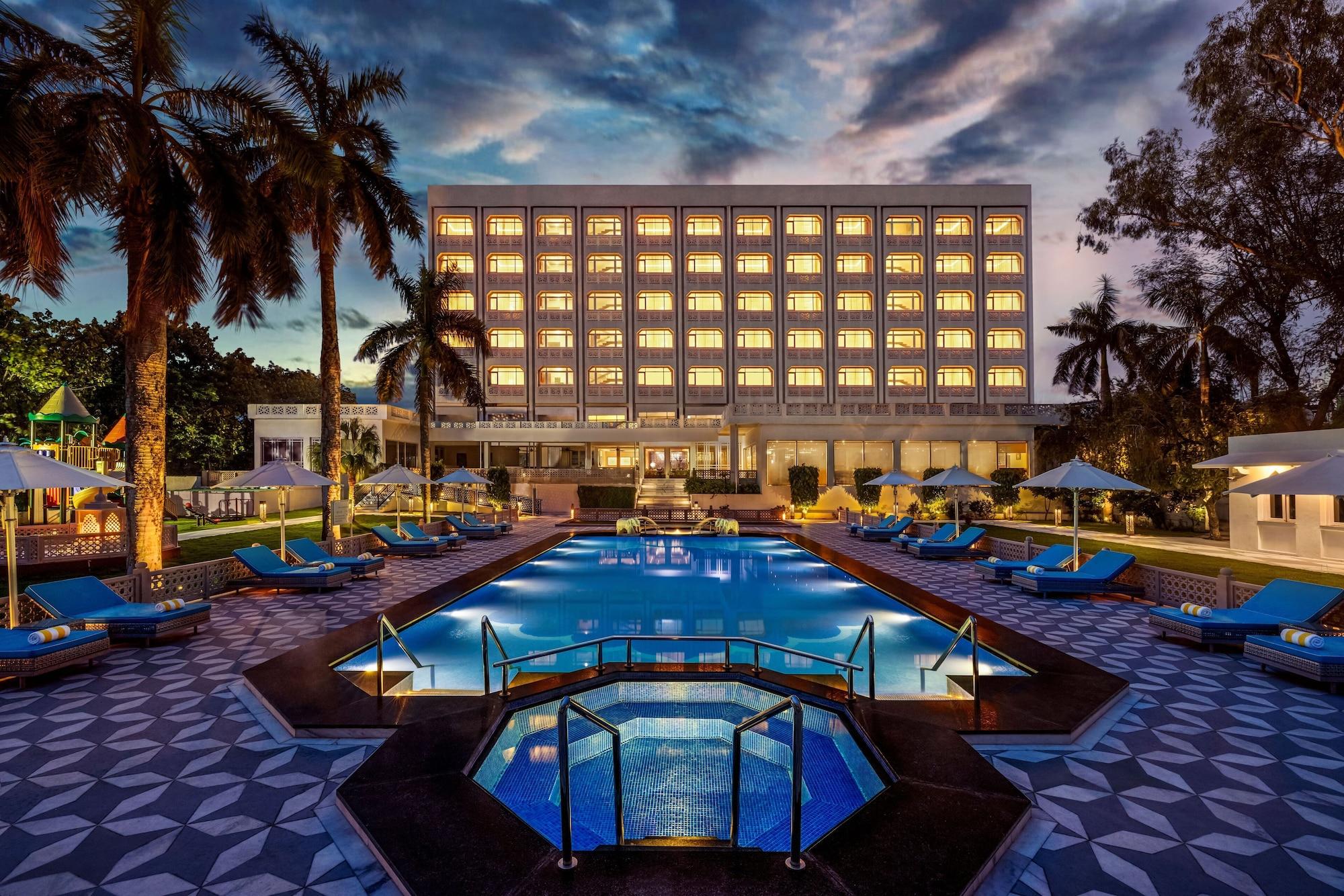 Vista Exterior Tajview,Agra-IHCL SeleQtions