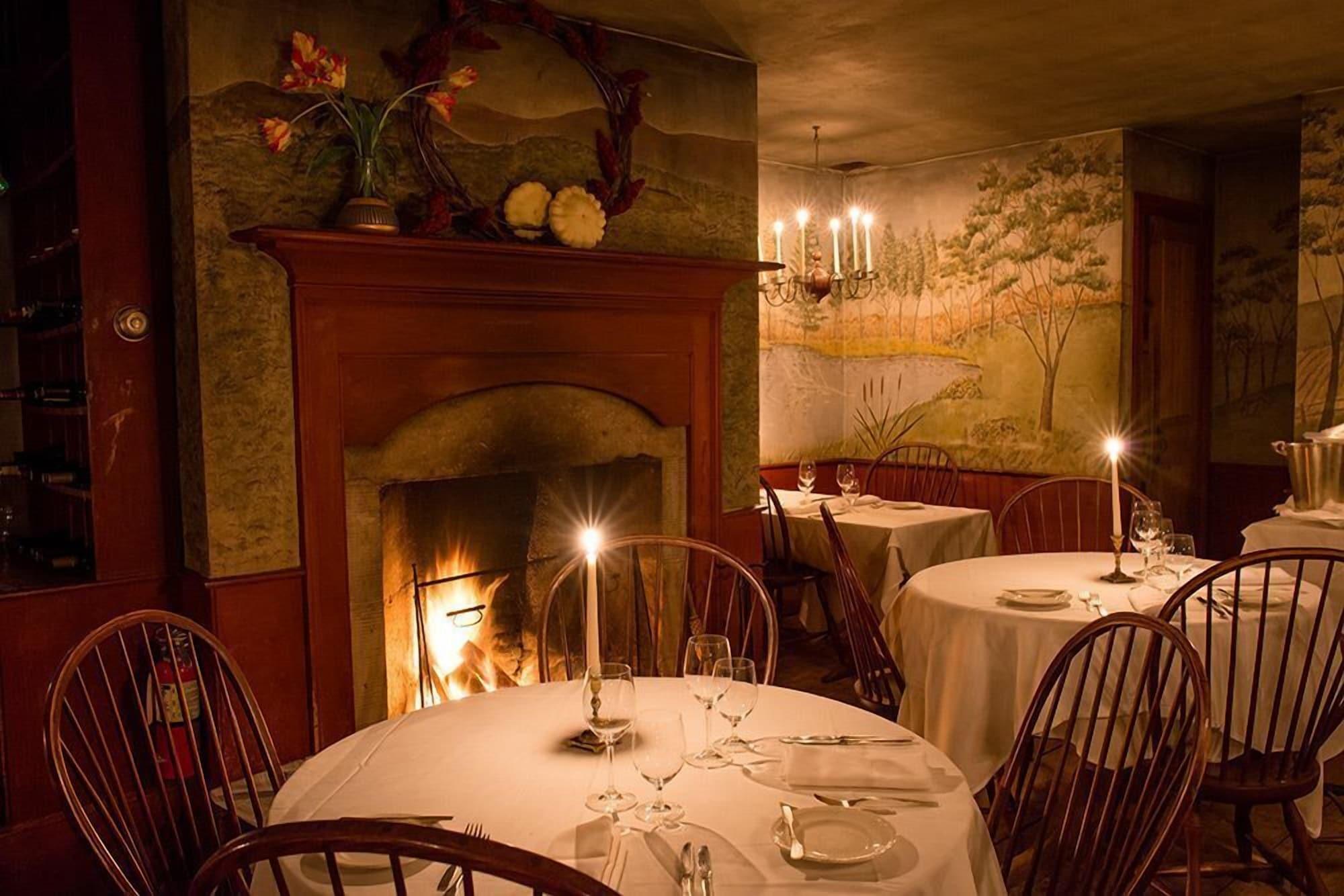 Restaurant The Old Inn On The Green