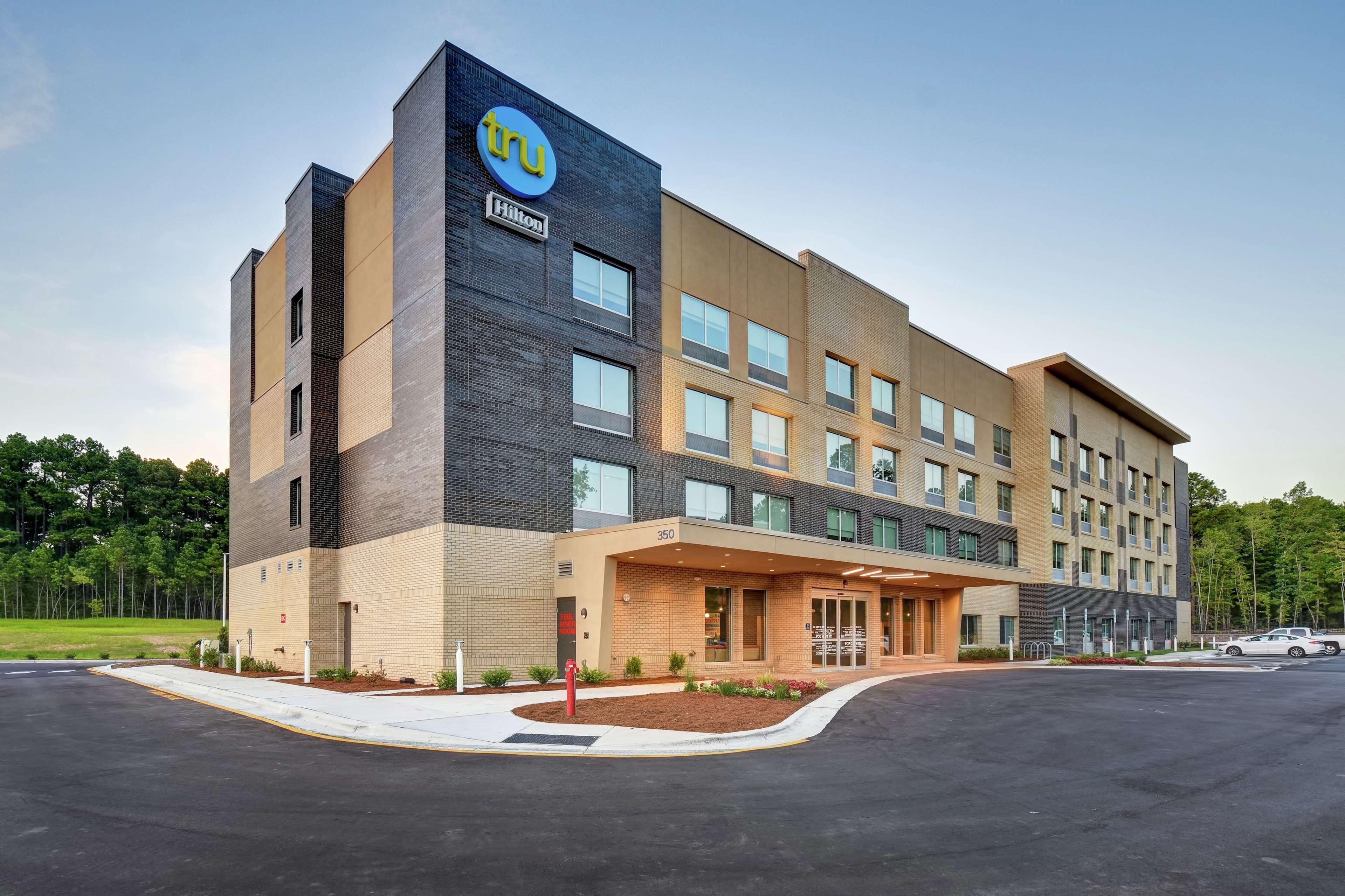 Vista Exterior Tru by Hilton Raleigh Durham Airport