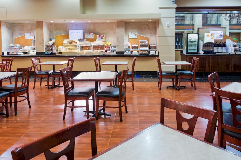 Restaurant Holiday Inn Express & Suites Irving Dfw Airport North
