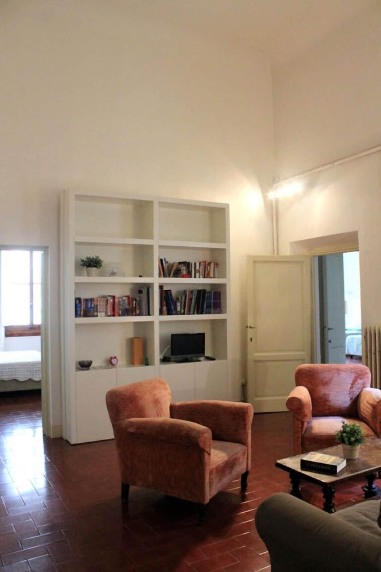 Varios Art Apartment Dante