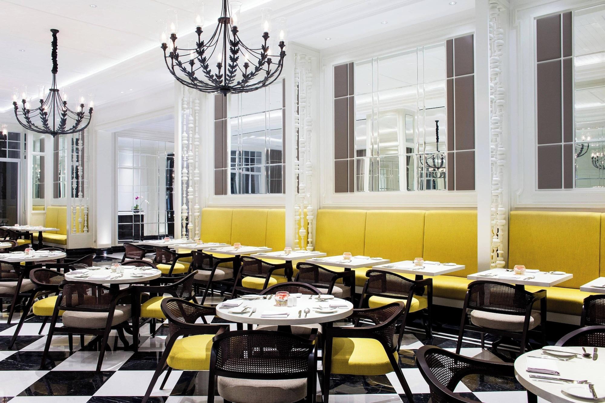 Restaurant Four Points By Sheraton Bandung