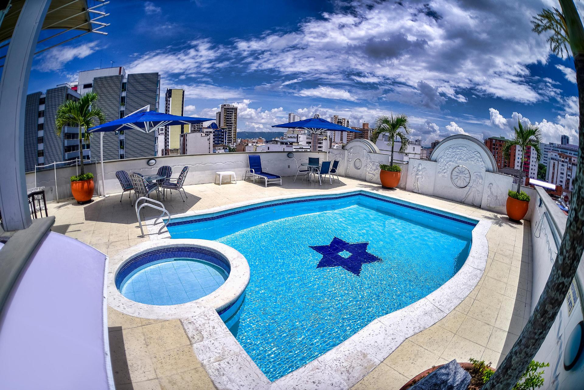 Vista da piscina Hotel Buena Vista
