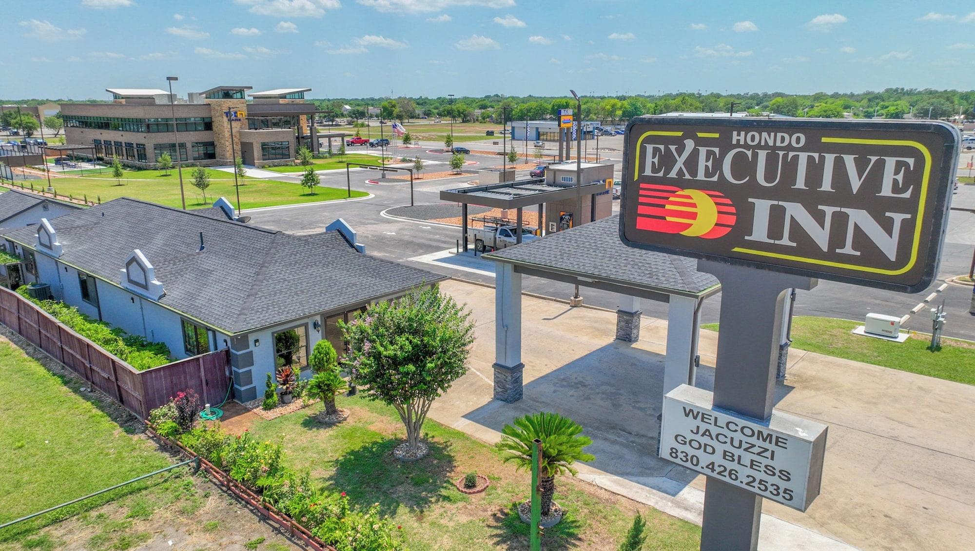 Vista Exterior Executive Inn of Hondo