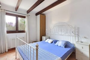 Alquiler Vacacional - Stunning property with guest house, large pool, beautiful grounds, WIFI
