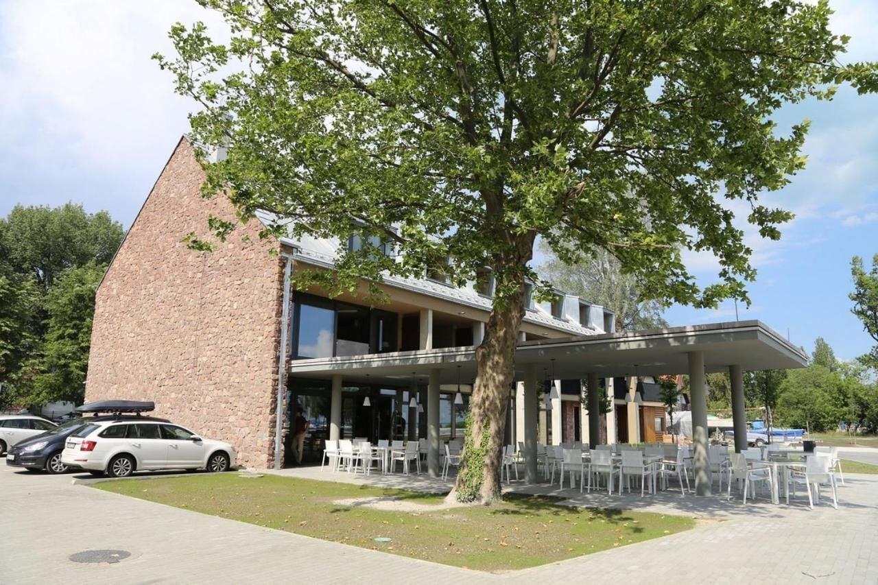 Vista Exterior Alsóörs Marina Hotel