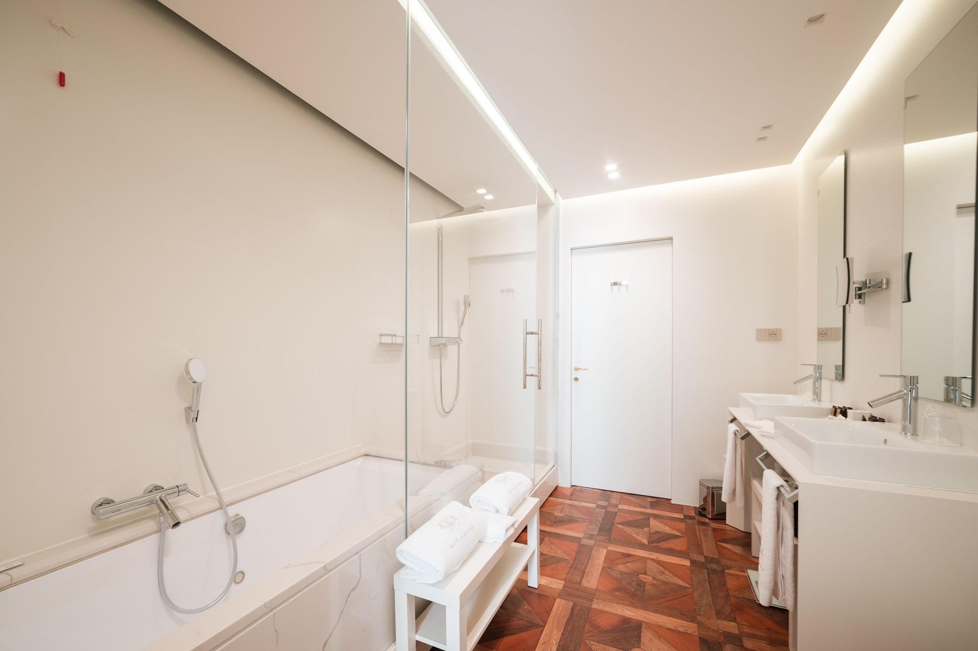 Equipamiento de Habitación Royal Palace Luxury Suites & Hotel