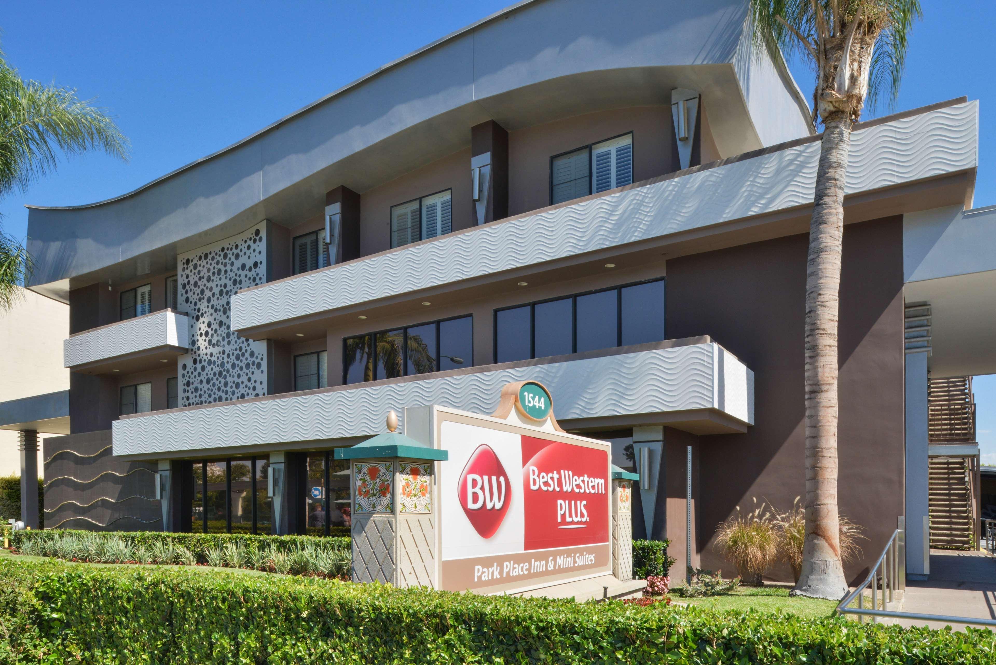 Vista da fachada Best Western Plus Park Place Inn - Mini Suites